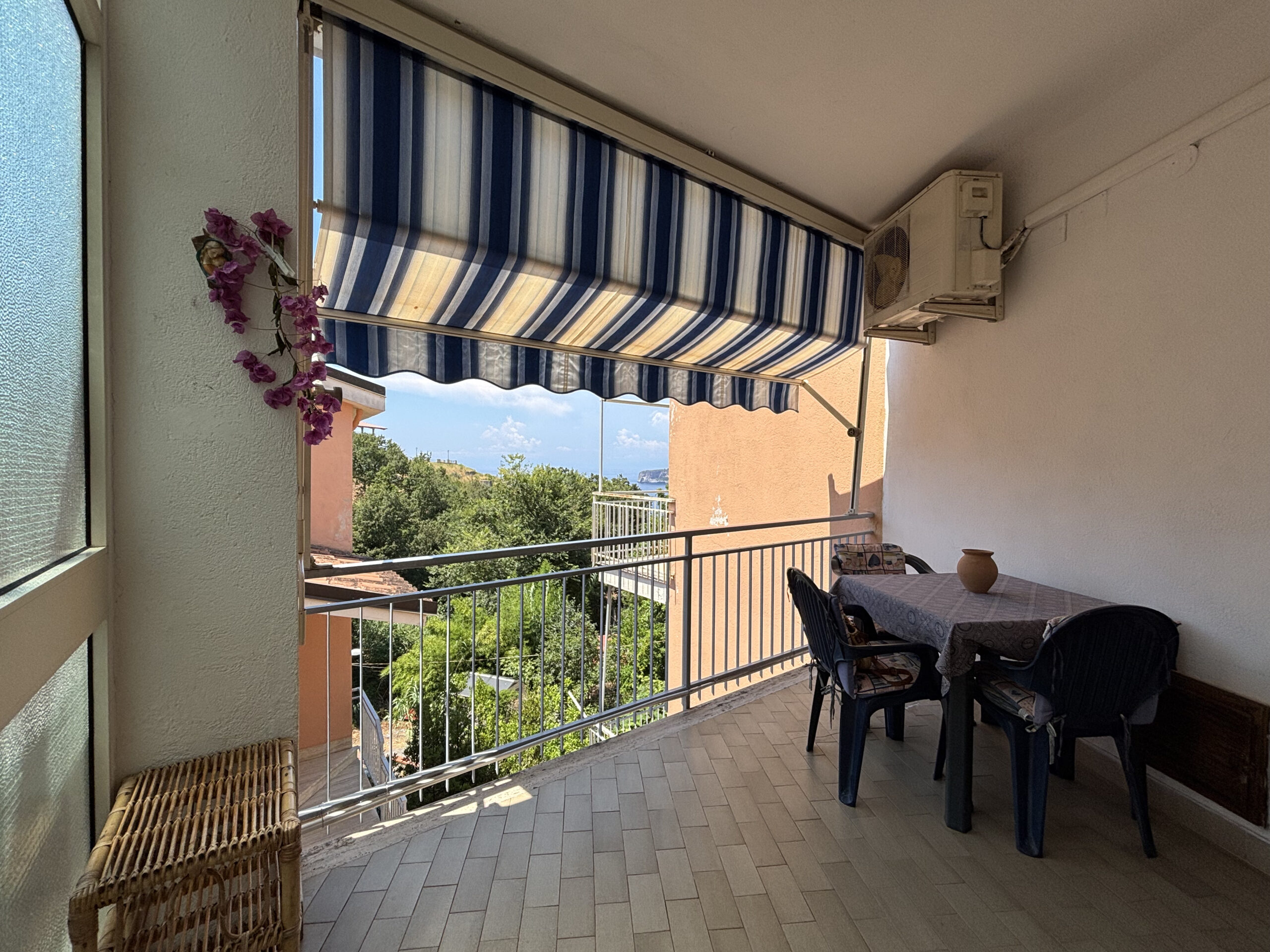 Apartment San Nicola Arcella - Panoramic Terrace with Sea View and Garage with Laundry Function.