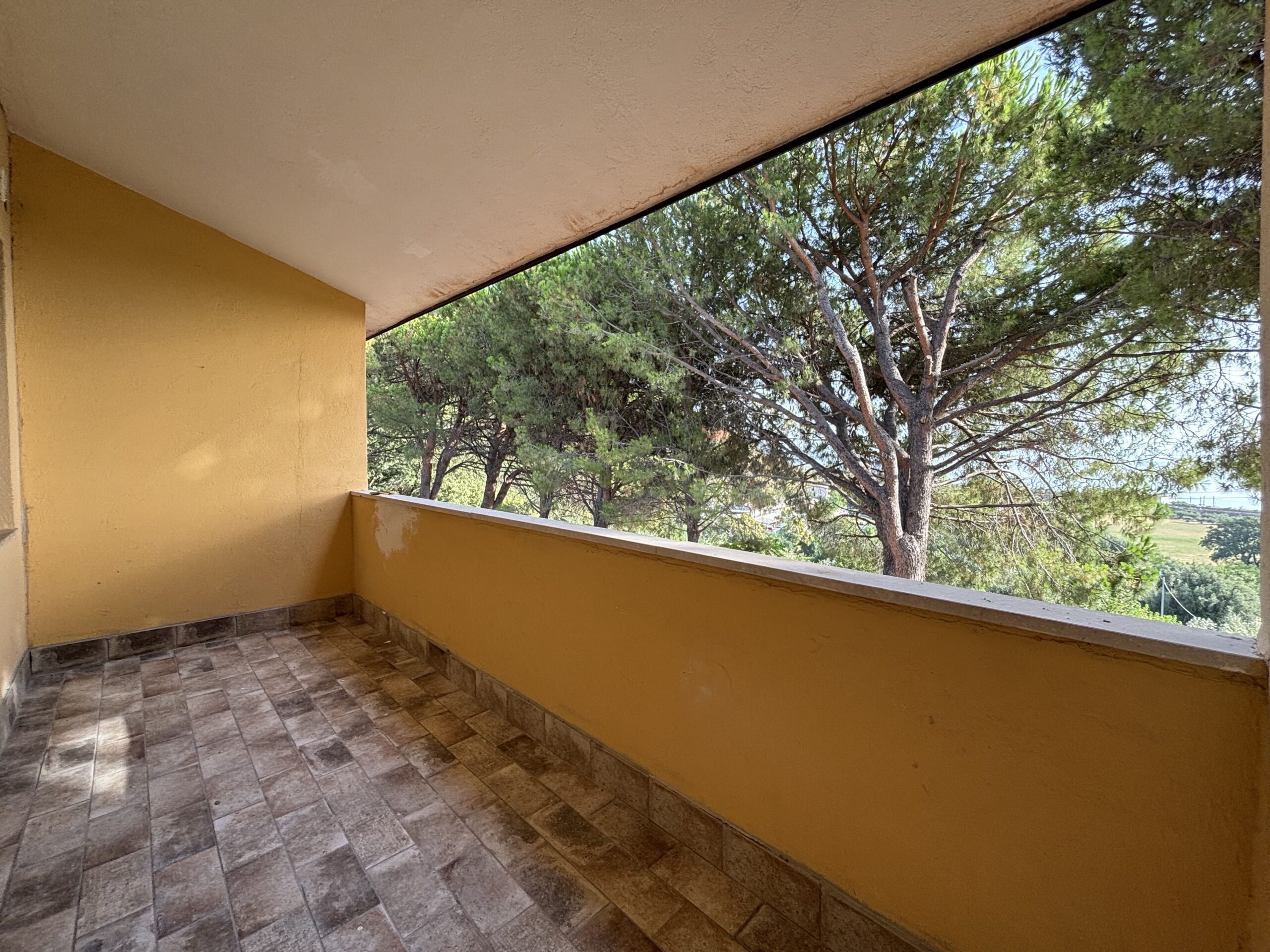 Apartment in San Lucido - sea view, terrace, ready to move in.