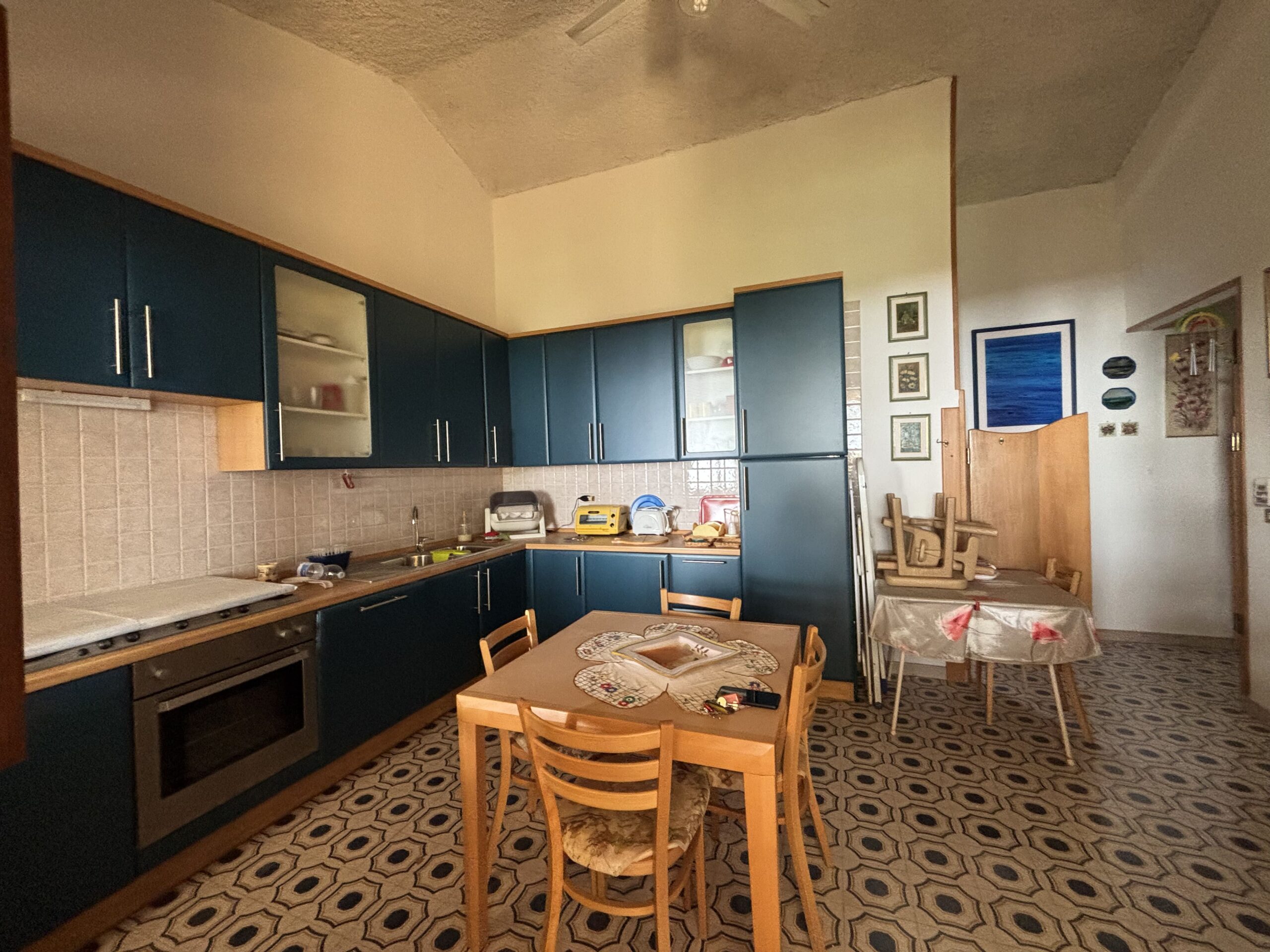 Apartment in San Lucido - sea view, terrace, ready to move in.