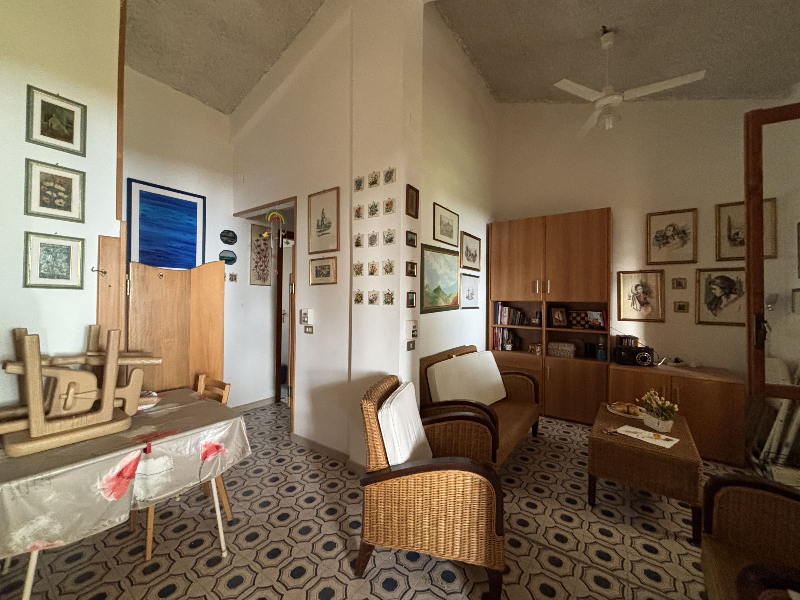 Apartment in San Lucido - sea view, terrace, ready to move in.