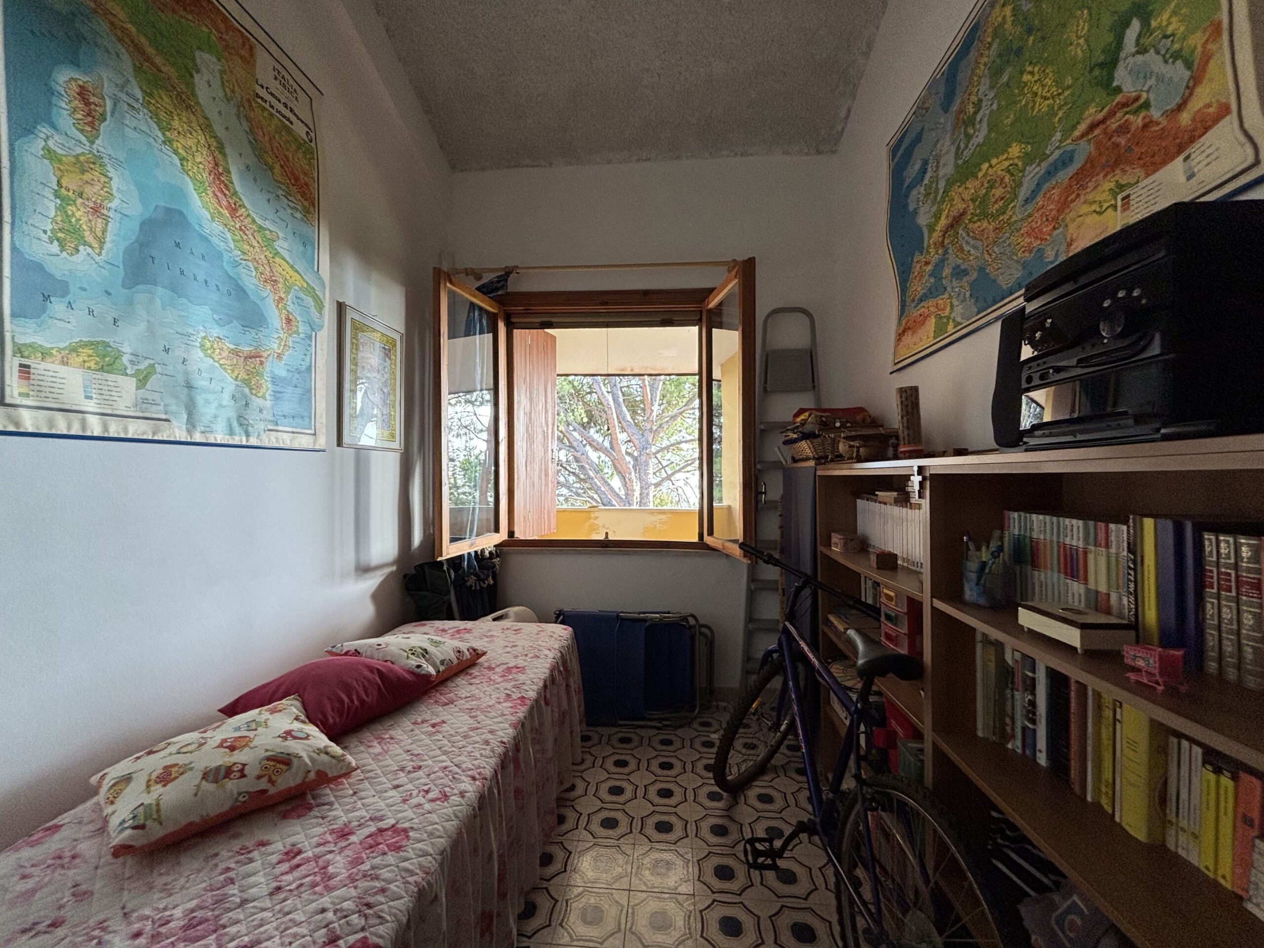 Apartment in San Lucido - sea view, terrace, ready to move in.