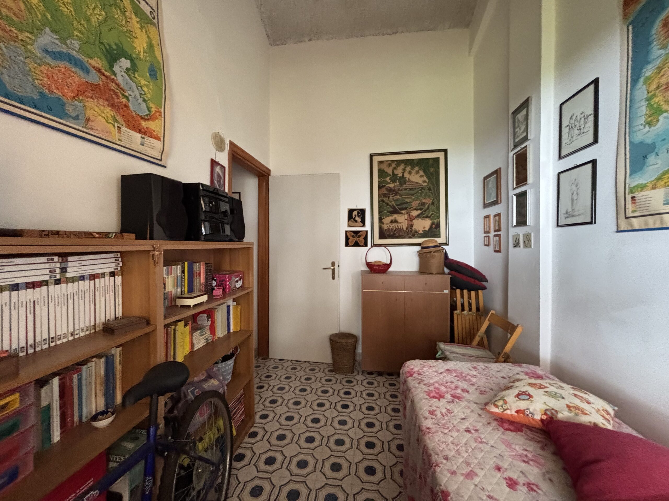 Apartment in San Lucido - sea view, terrace, ready to move in.