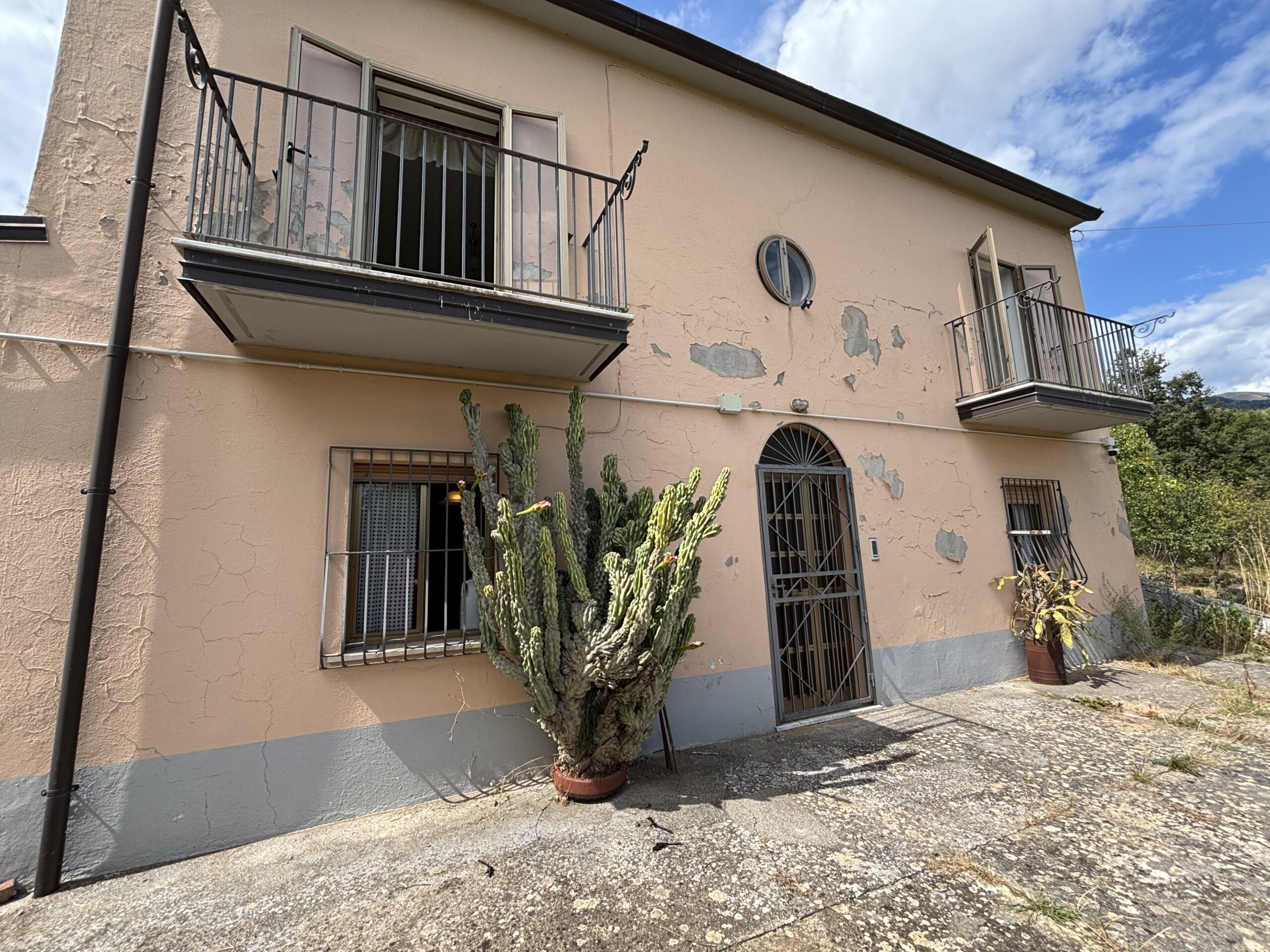 Nemoli Appennino Lucano House - Quiet House with Earth, Farm Buildings, Basilicata Fireplaces.