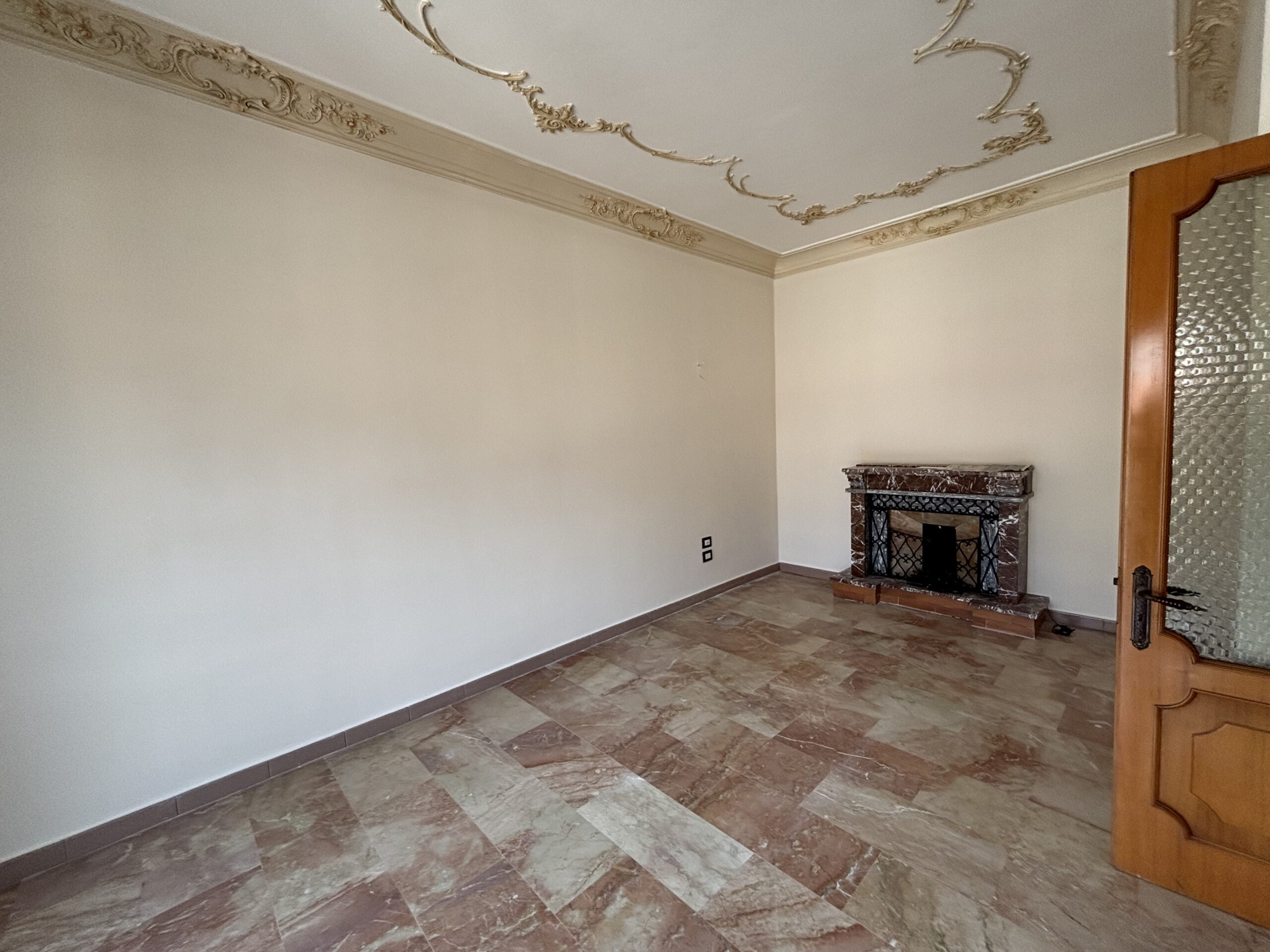 Luxurious Paola Centre Apartment - Attic (Sottotetto) for Adaptation, Balconies and Private Garage.