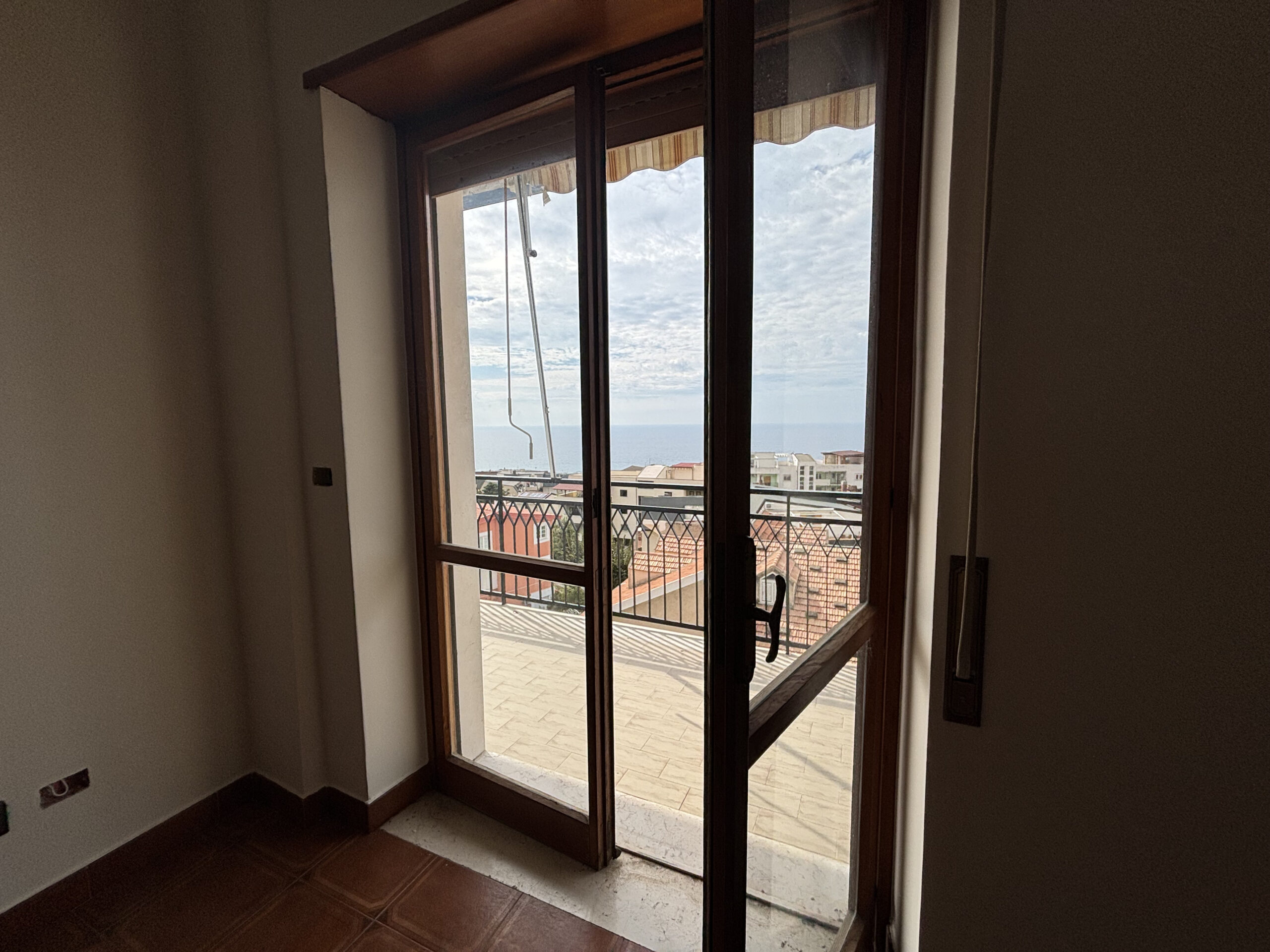 Luxurious Paola Centre Apartment - Attic (Sottotetto) for Adaptation, Balconies and Private Garage.