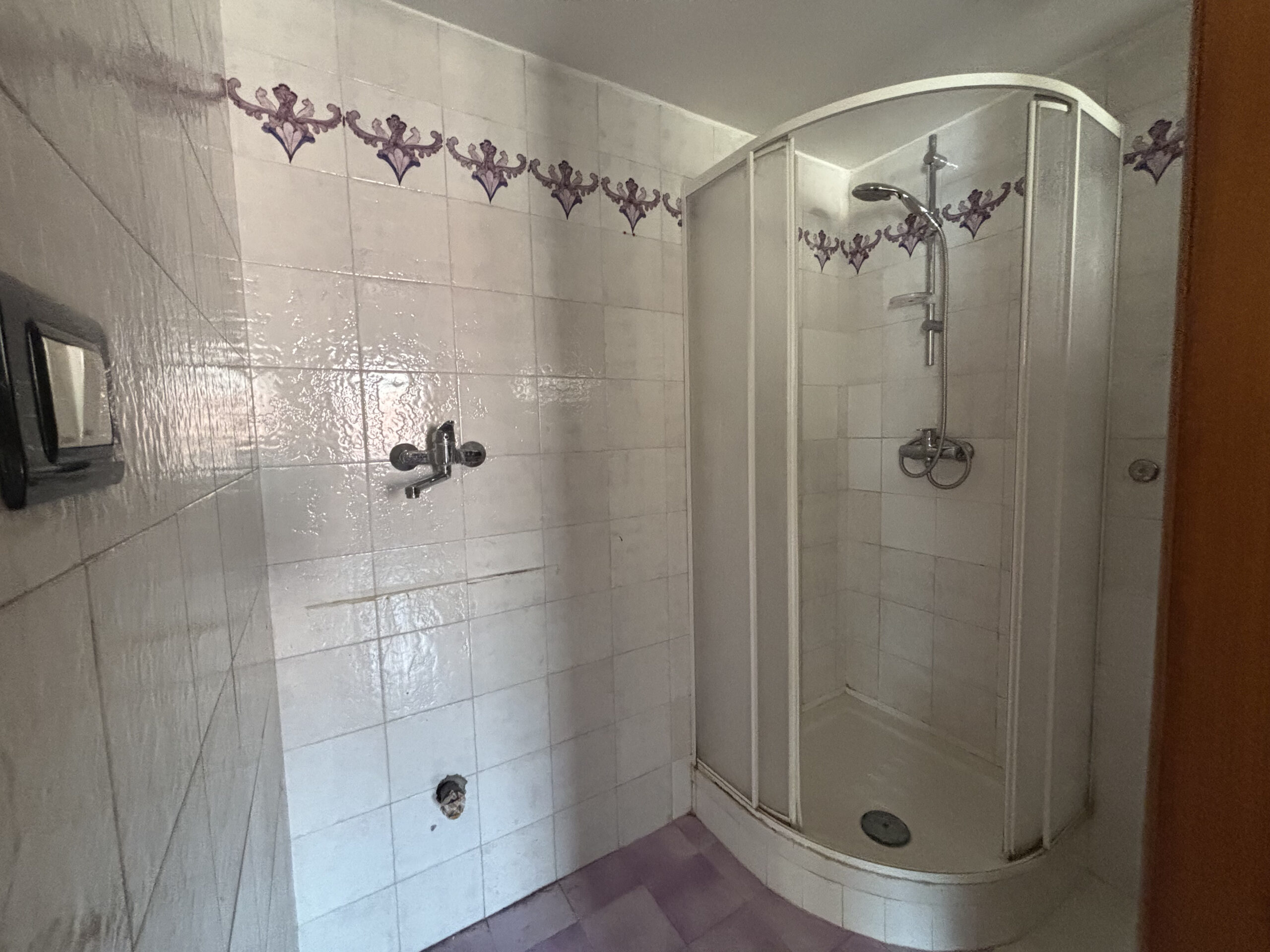 Luxurious Paola Centre Apartment - Attic (Sottotetto) for Adaptation, Balconies and Private Garage.