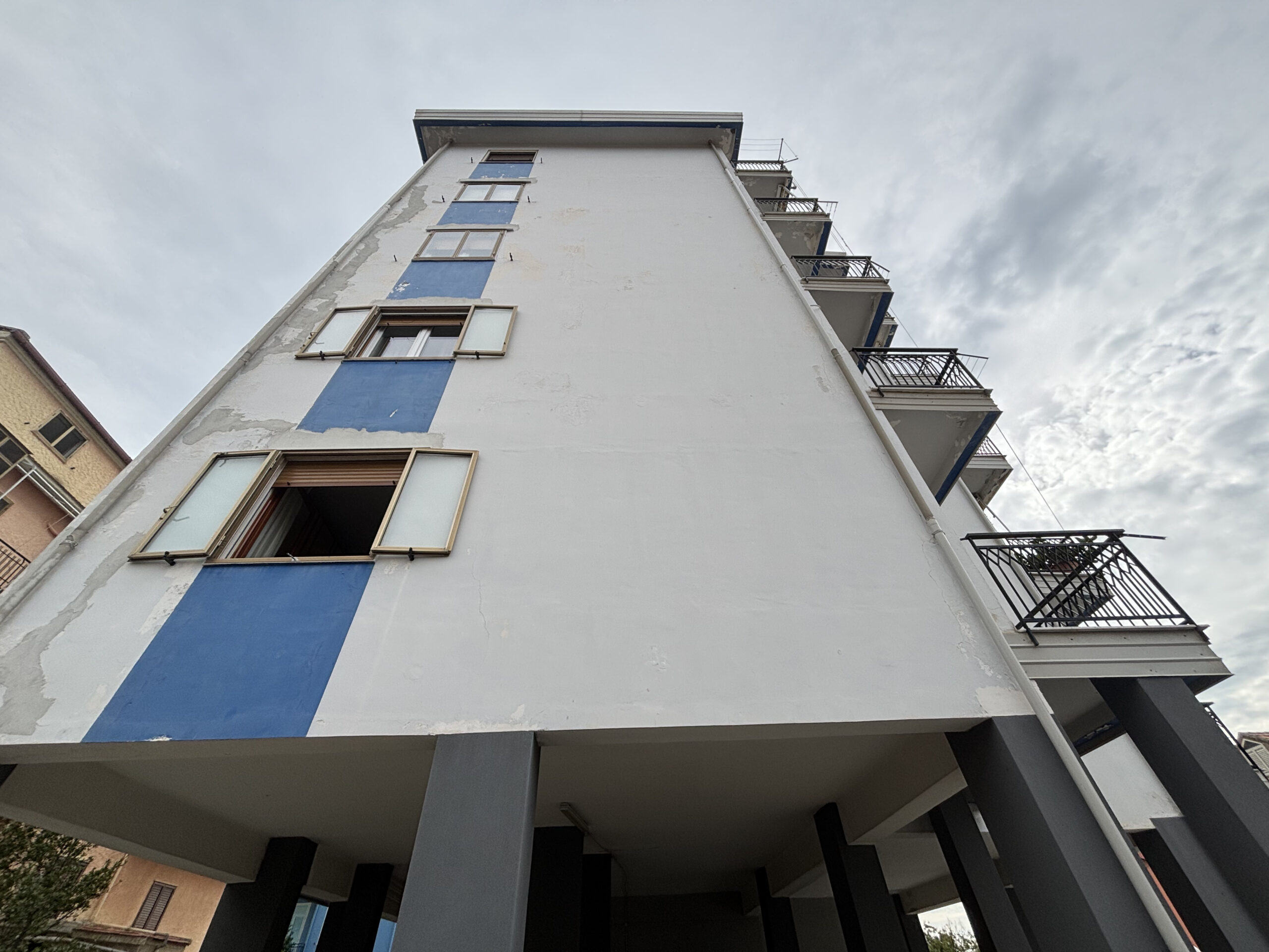 Luxurious Paola Centre Apartment - Attic (Sottotetto) for Adaptation, Balconies and Private Garage.