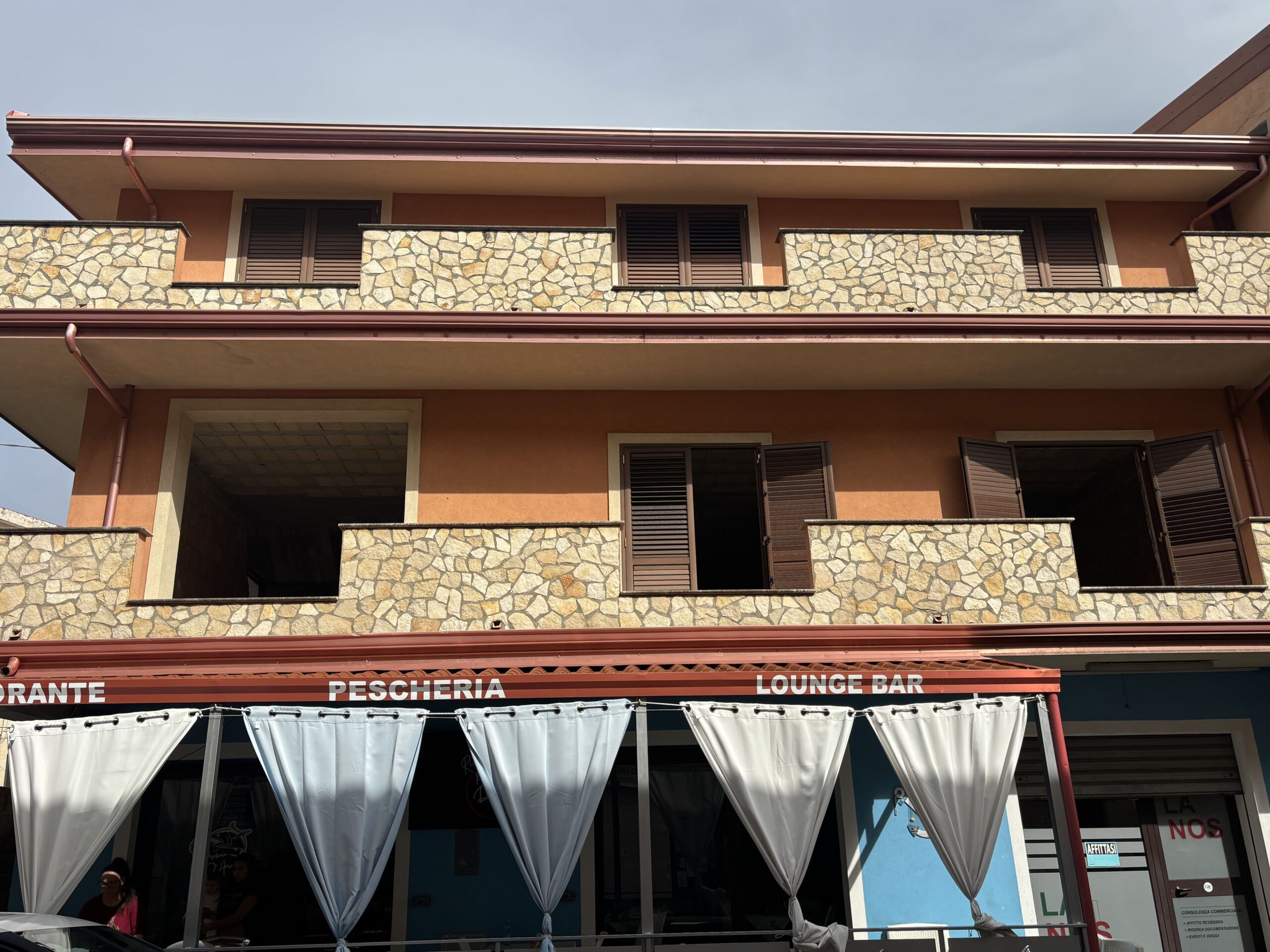 Building 210 m² in Developer Condition in the Heart of San Lucido (CS) - For Your Own Arrangement.