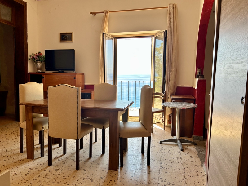 Home for Renovation Acquappesa Historic Centre - Sea View, 1km to the Beach, B&B Investment.