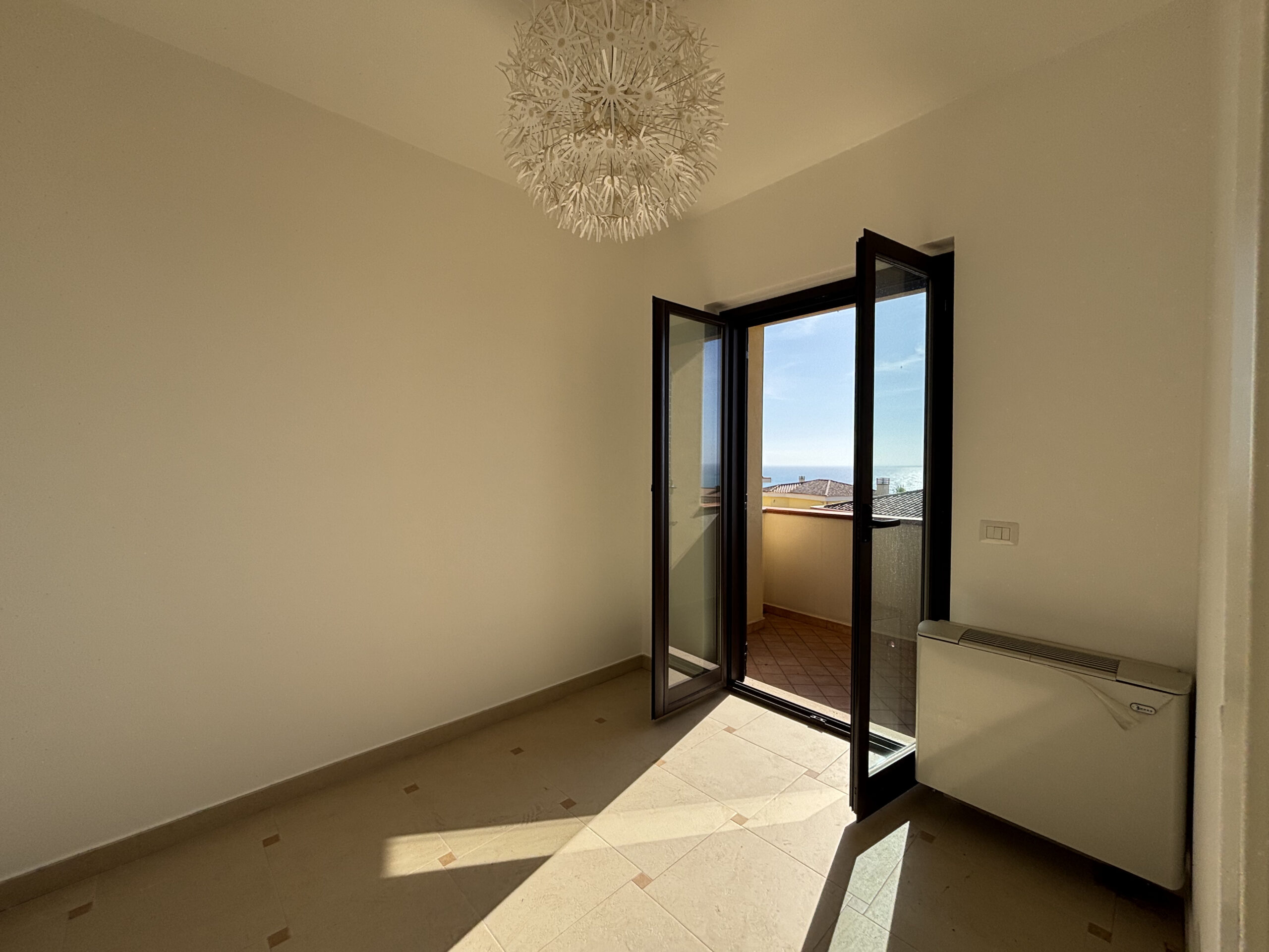 Villa with panoramic sea views in Diamante.