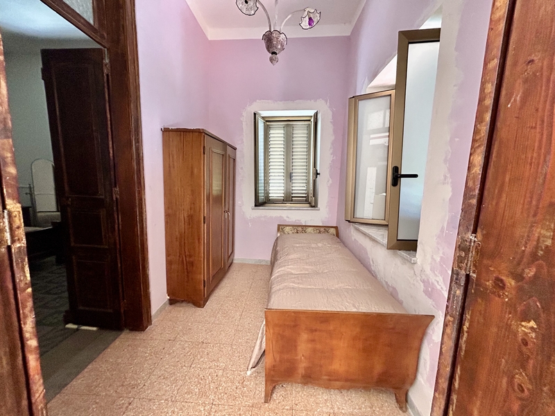 Home for Renovation Acquappesa Historic Centre - Sea View, 1km to the Beach, B&B Investment.