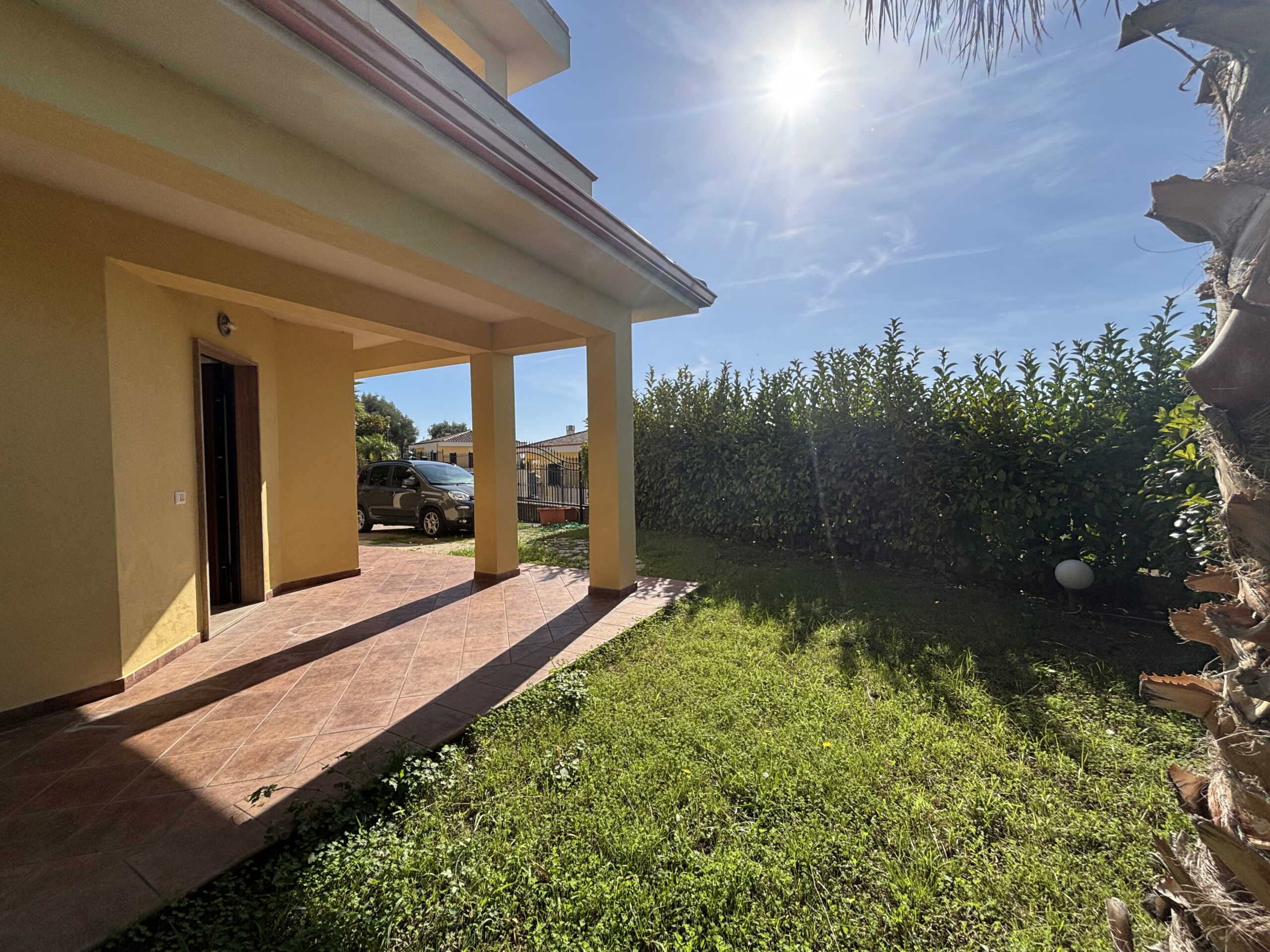 Villa with panoramic sea views in Diamante.