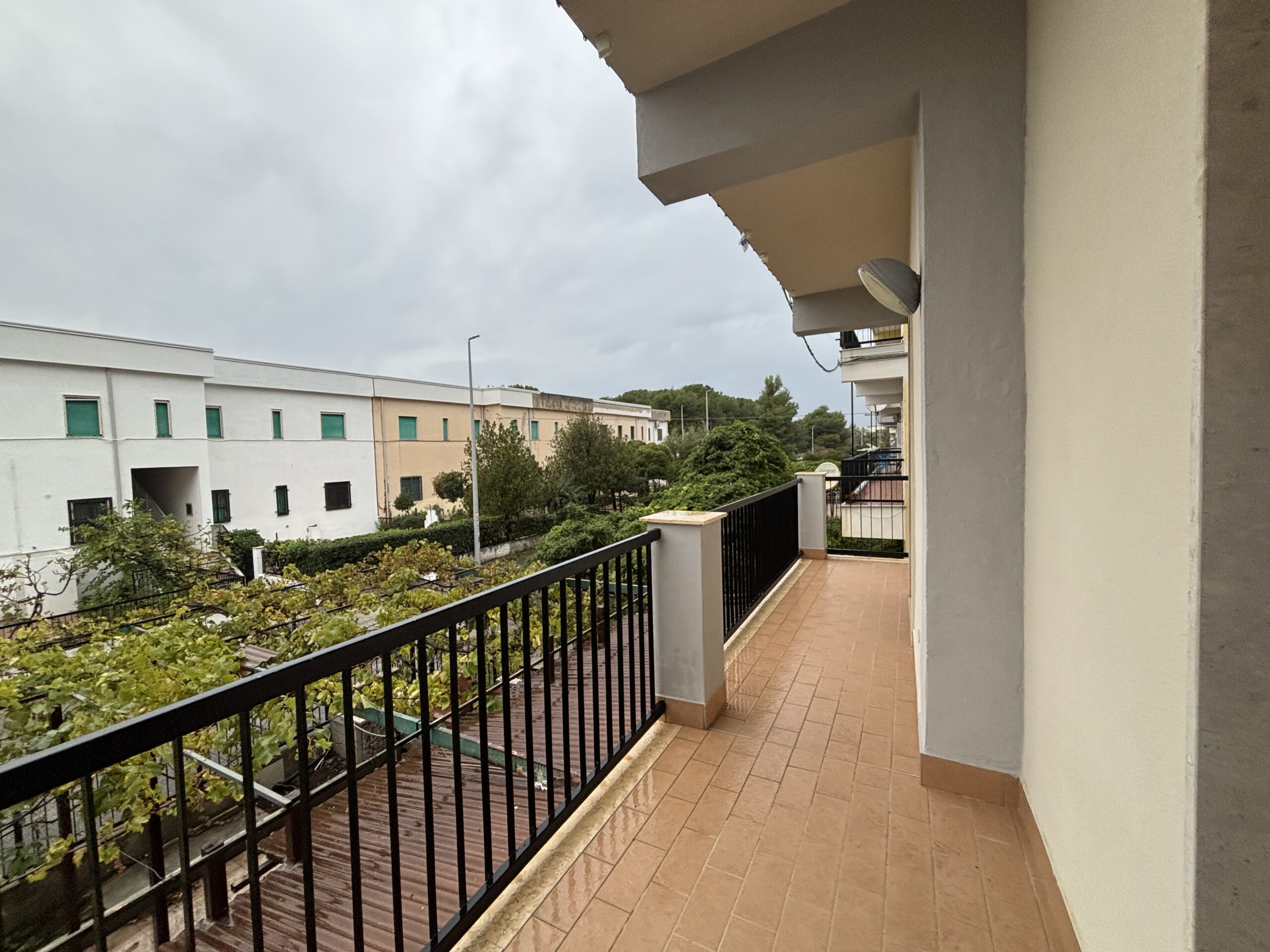 Luxurious Apartment 50m from the Sea - Torremezzo (100m²), 3 Bedrooms, Vietresi Calabria tiles.