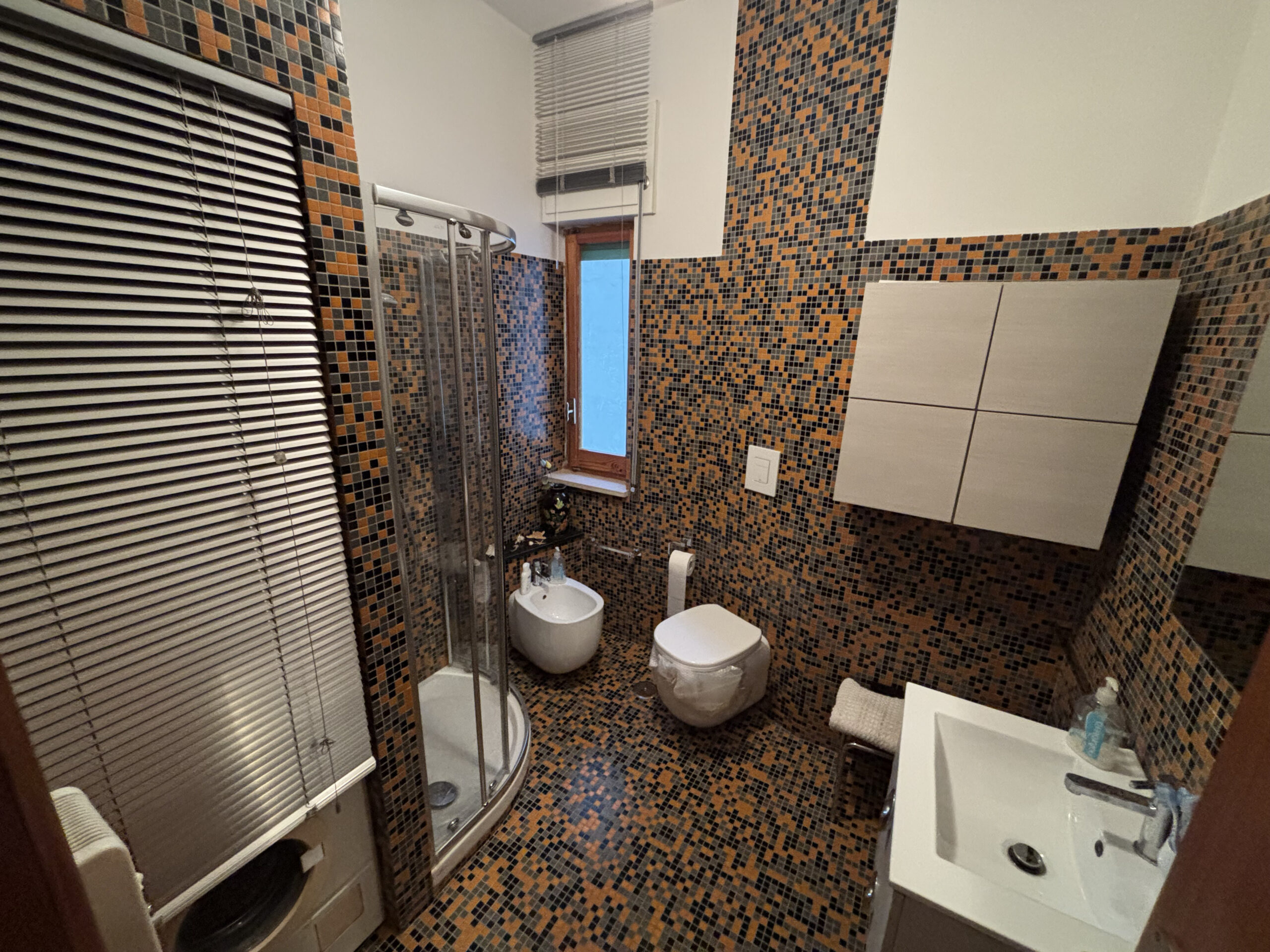 Luxurious Apartment 50m from the Sea - Torremezzo (100m²), 3 Bedrooms, Vietresi Calabria tiles.