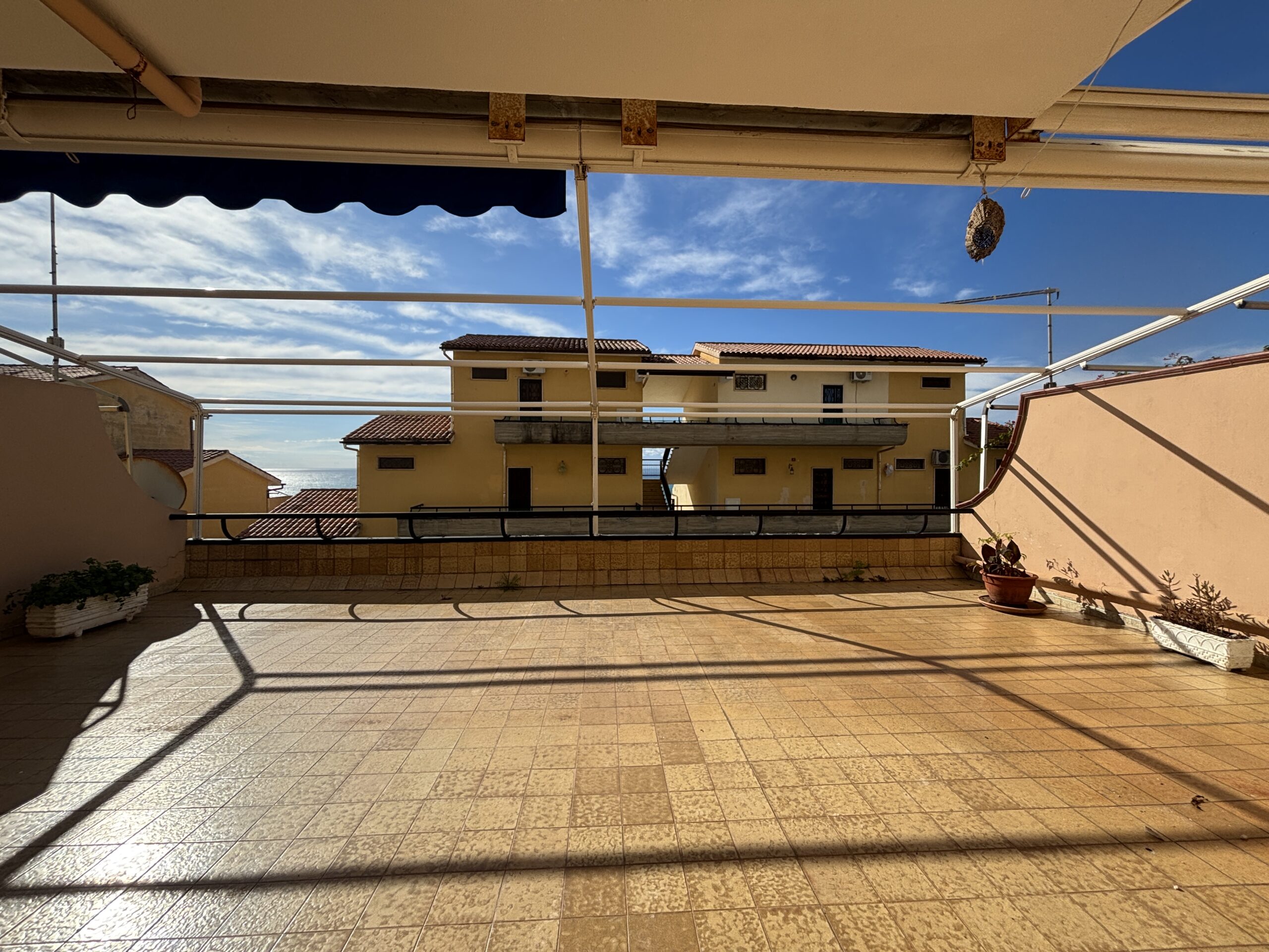 Apartament Acquappesa - Terrace 60m², Sea View, 100m to Beach, Direct Access Calabria.