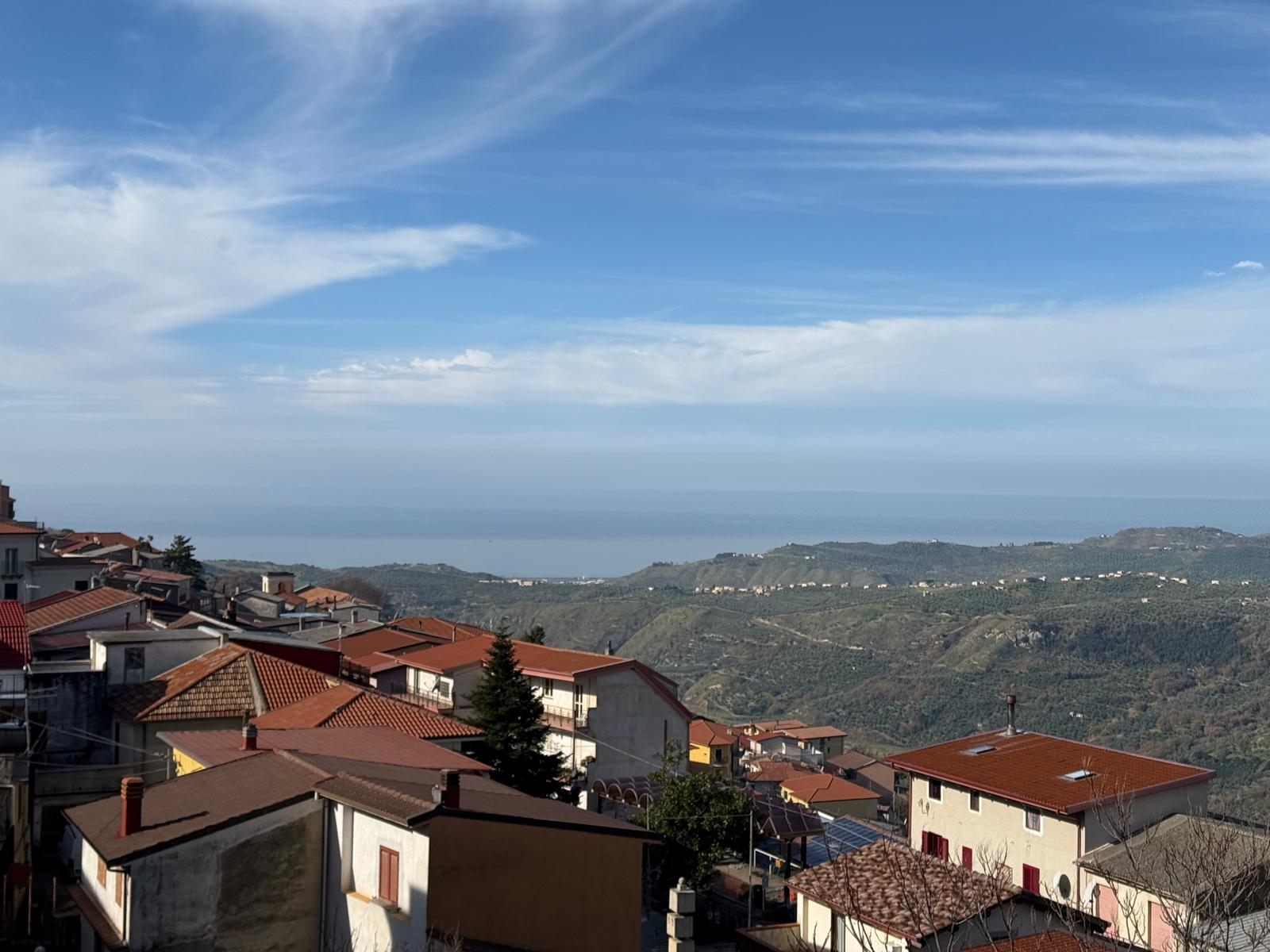 Home for Renovation 173m² Calabria - View of the Tyrrhenian Sea and Stromboli, Close to Lamezia Terme.