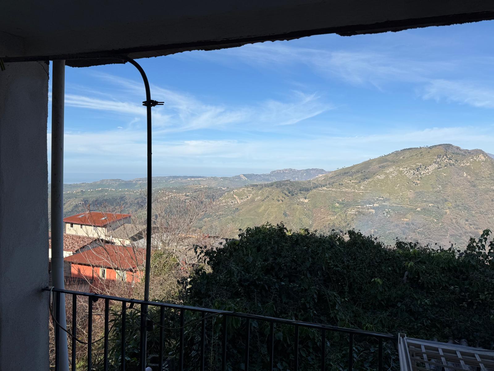 Home for Renovation 173m² Calabria - View of the Tyrrhenian Sea and Stromboli, Close to Lamezia Terme.