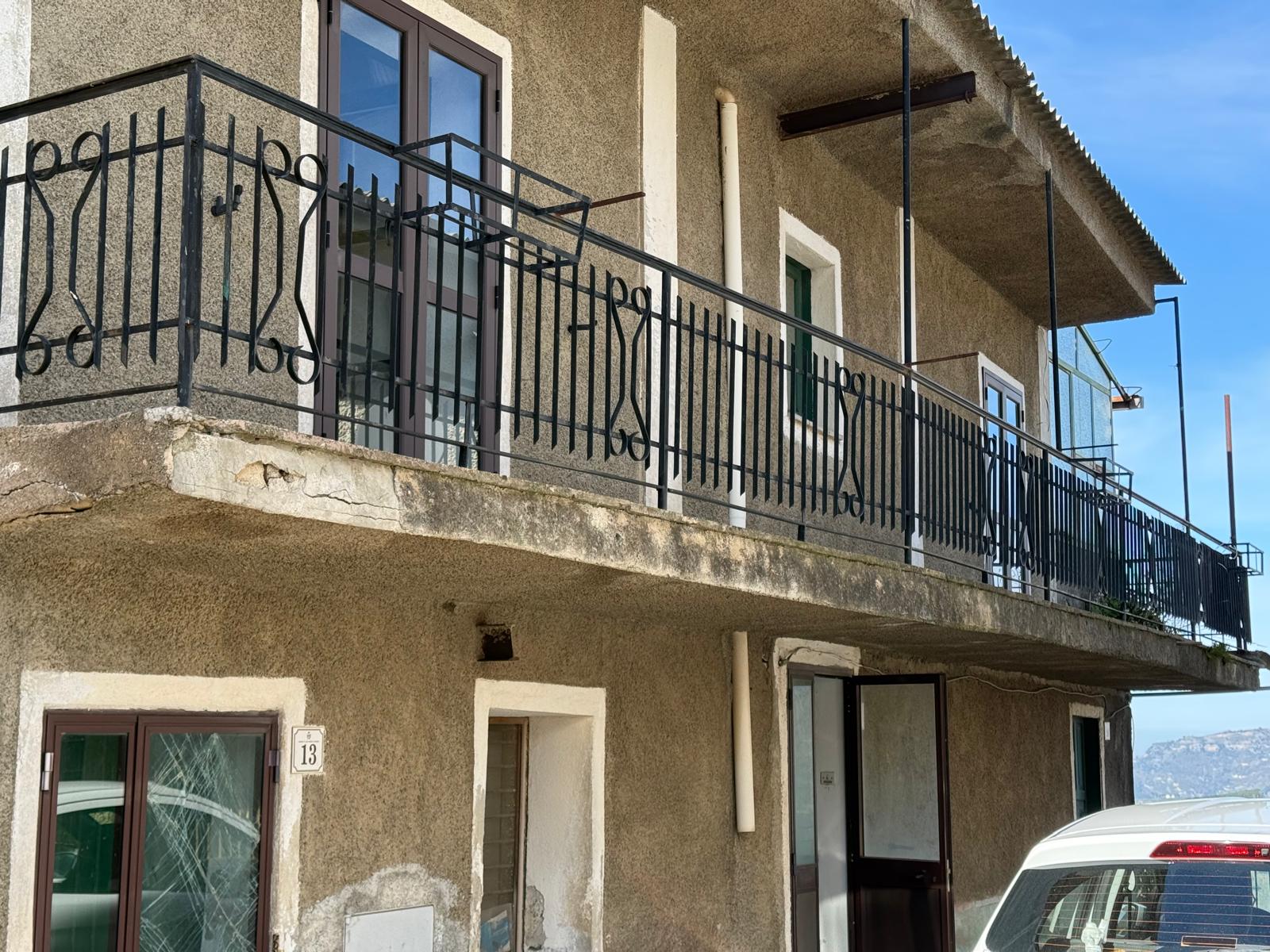 Home for Renovation 173m² Calabria - View of the Tyrrhenian Sea and Stromboli, Close to Lamezia Terme.