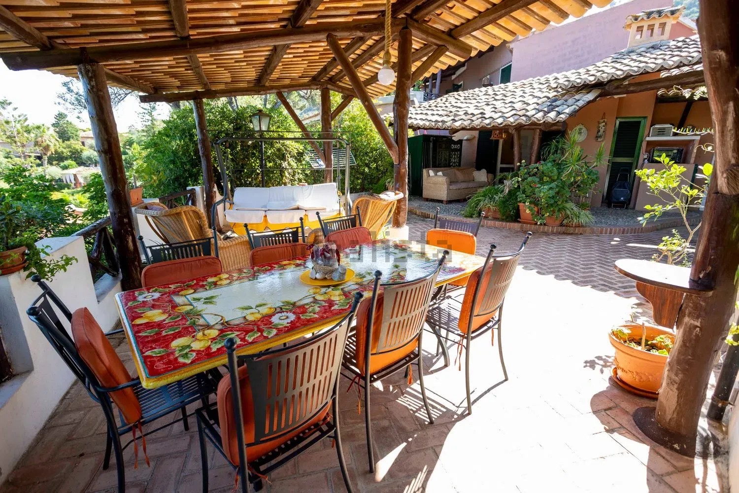 Luxurious semi-detached villa in Parghelia - Sea and Tropea views, terrace, garden, close to the beach.