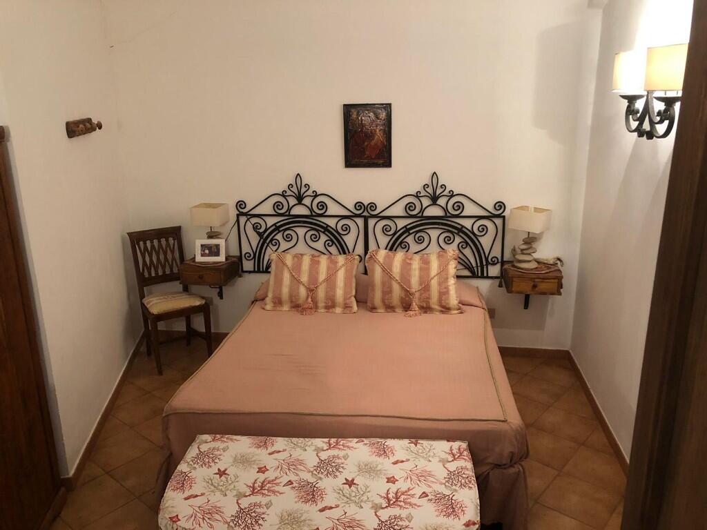 Luxurious semi-detached villa in Parghelia - Sea and Tropea views, terrace, garden, close to the beach.