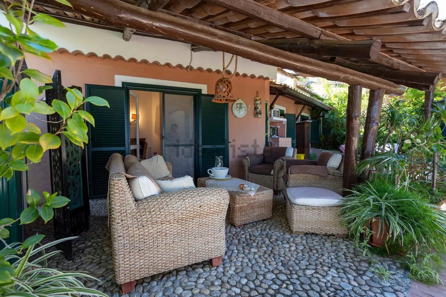 Luxurious semi-detached villa in Parghelia - Sea and Tropea views, terrace, garden, close to the beach.