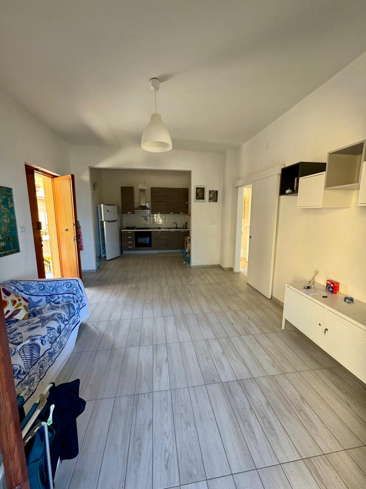 Apartment 125m² Guardia Piemontese - 50m Beach, Terrace, Potential 40m², Close to Terme Luigiane.