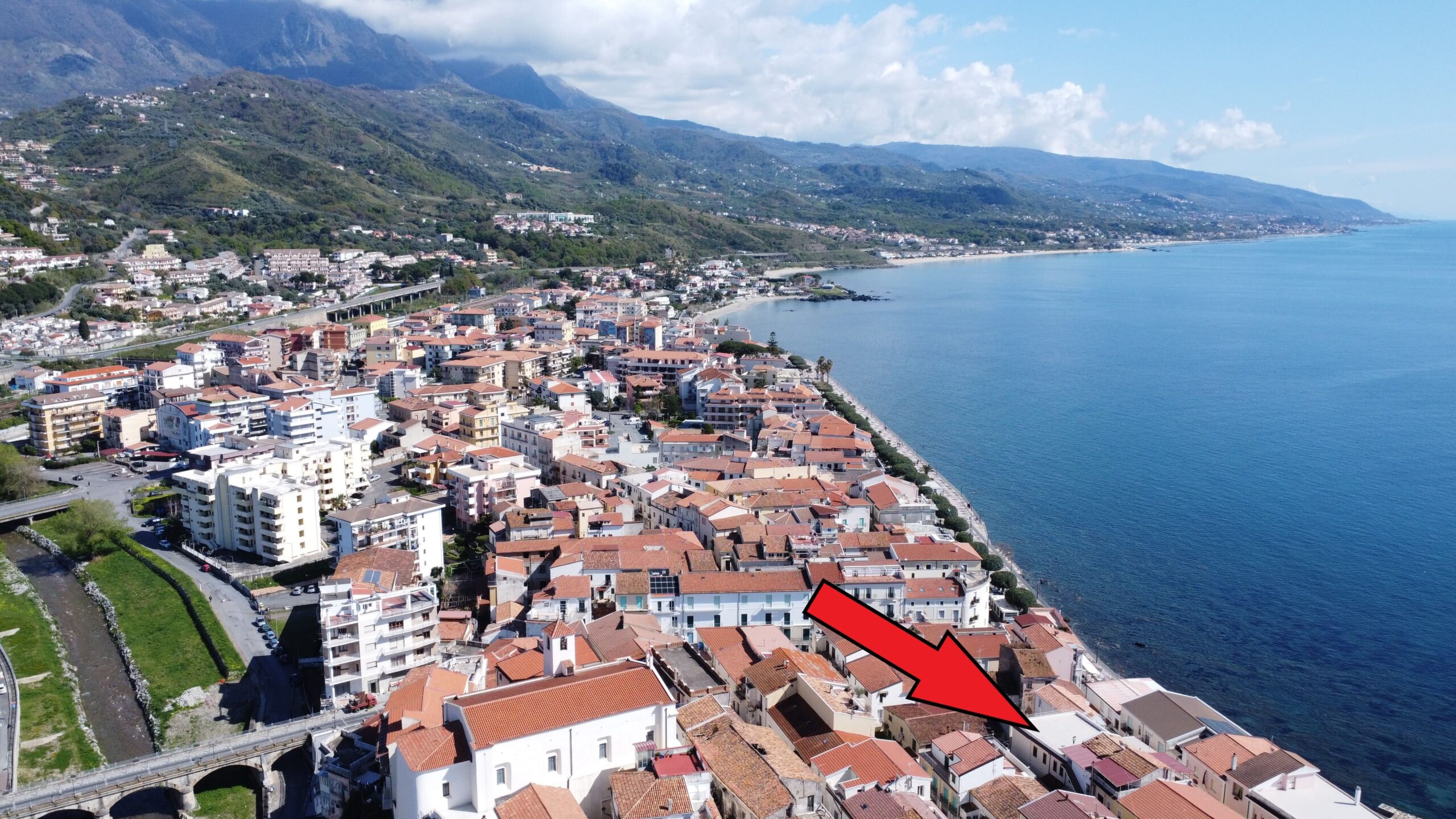 Luxurious Apartment Diamante Lungomare - 182m² with 183m² Terrace, 3 Bedrooms, Sea View.