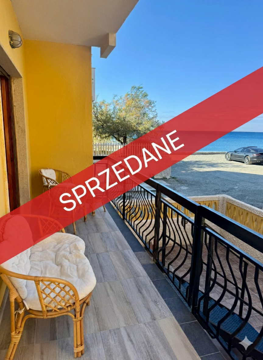 Apartment 125m² Guardia Piemontese - 50m Beach, Terrace, Potential 40m², Close to Terme Luigiane.