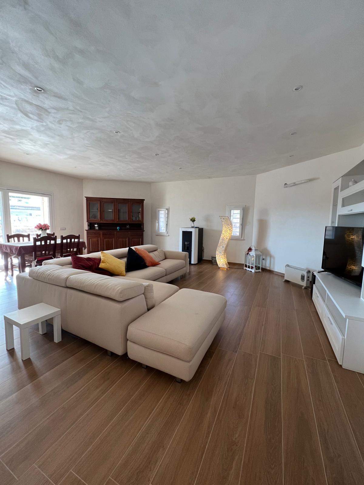 Villa Lea in San Pietro In Bevagna - 1 hectare of land, close to the beach, potential for B&B and Primitivo Vineyards.