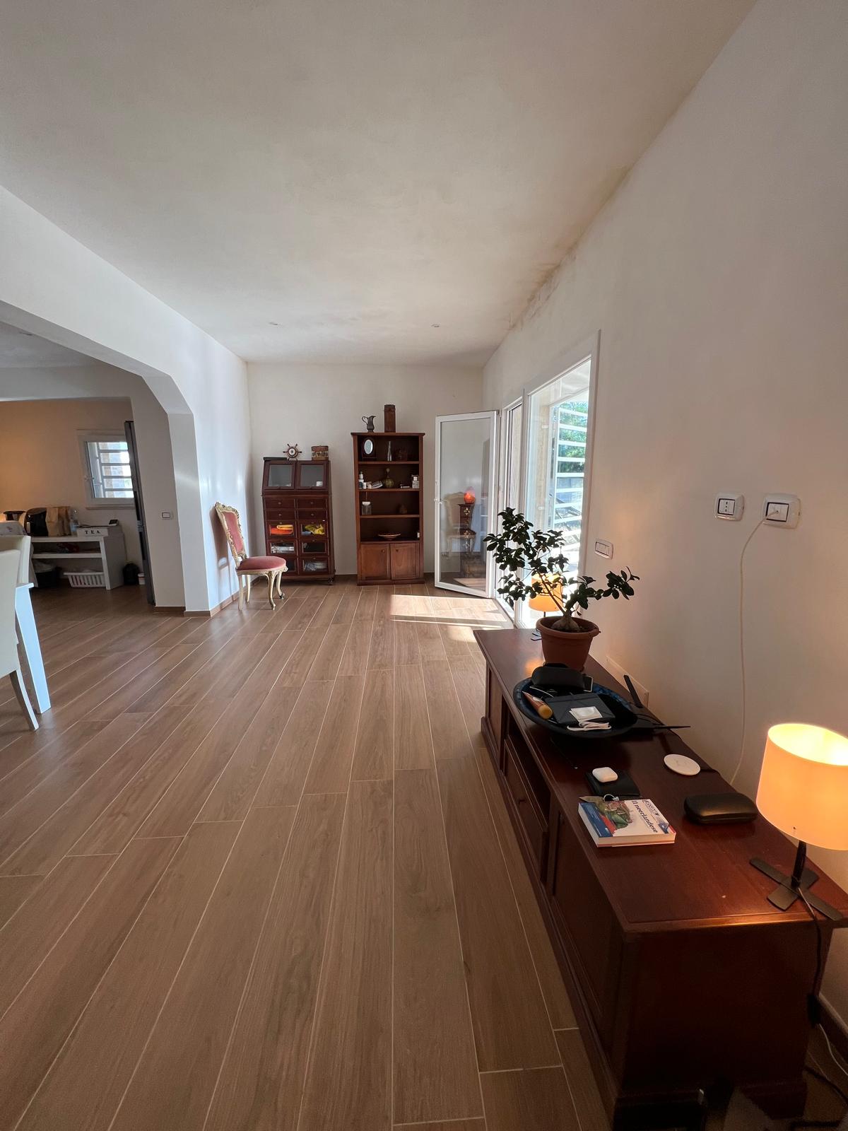 Villa Lea in San Pietro In Bevagna - 1 hectare of land, close to the beach, potential for B&B and Primitivo Vineyards.