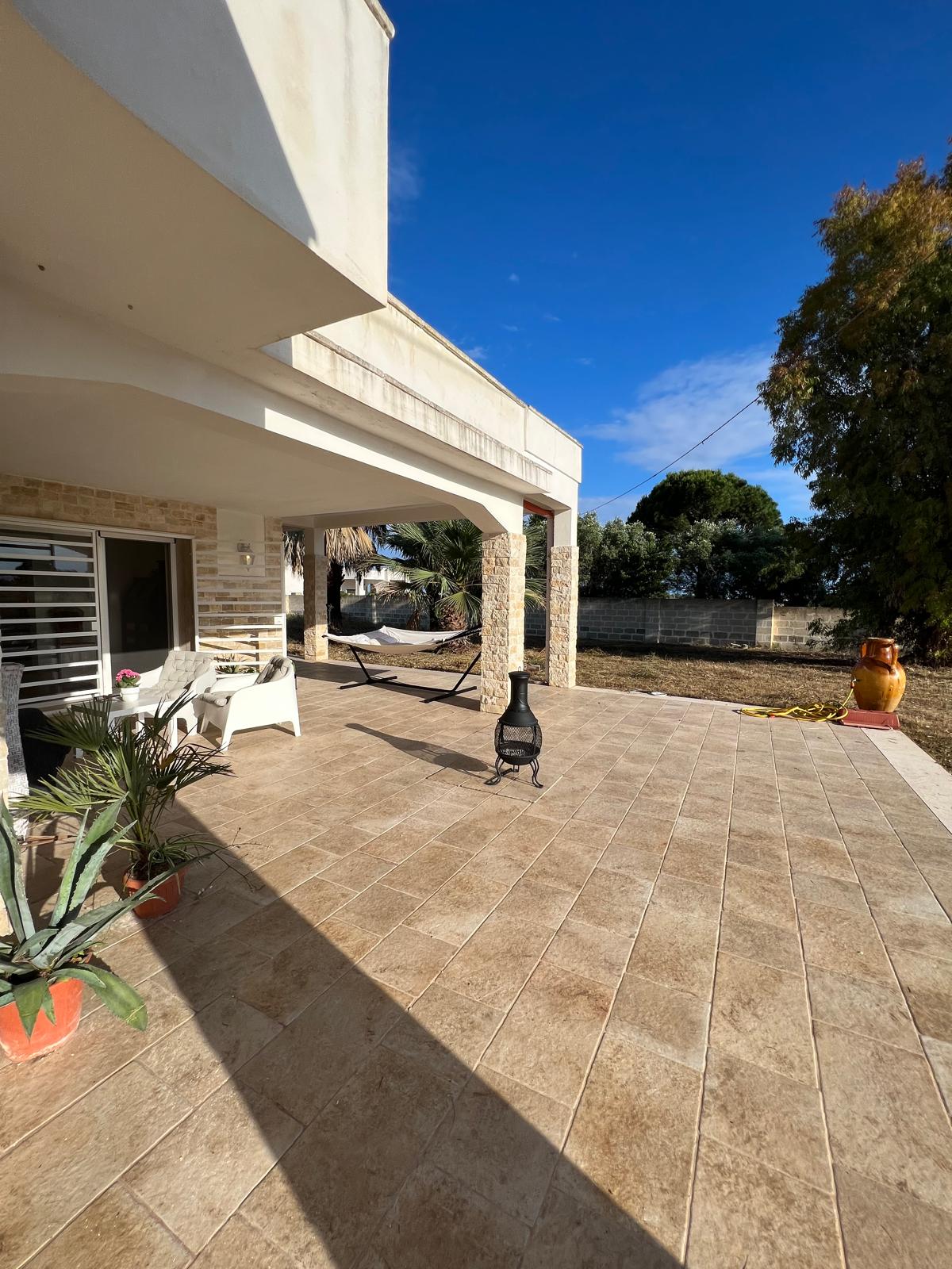 Villa Lea in San Pietro In Bevagna - 1 hectare of land, close to the beach, potential for B&B and Primitivo Vineyards.