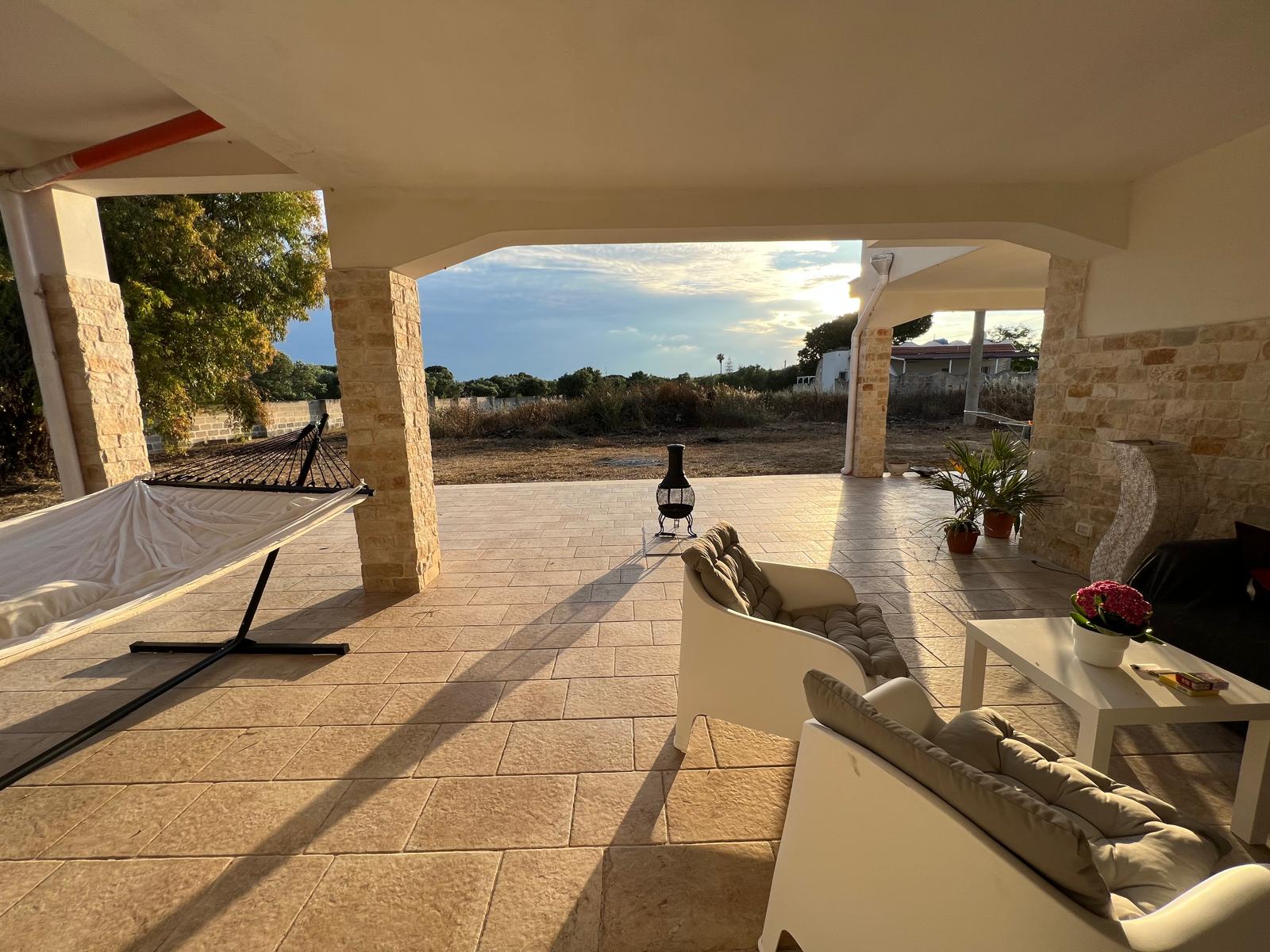 Villa Lea in San Pietro In Bevagna - 1 hectare of land, close to the beach, potential for B&B and Primitivo Vineyards.