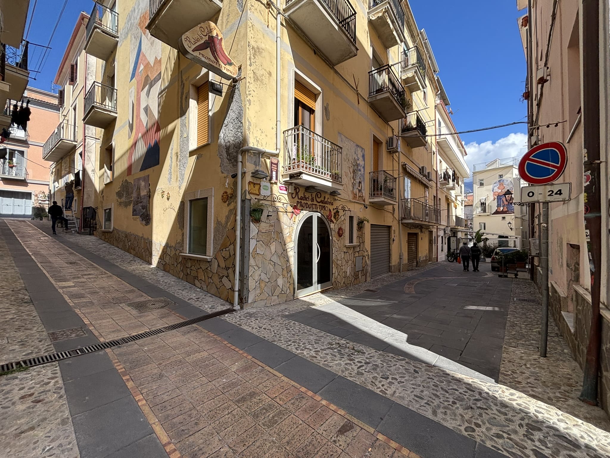 Luxurious Apartment Diamante Lungomare - 182m² with 183m² Terrace, 3 Bedrooms, Sea View.