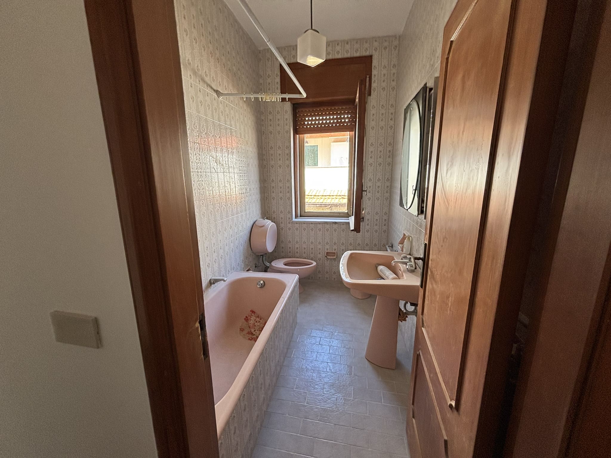 Luxurious Apartment Diamante Lungomare - 182m² with 183m² Terrace, 3 Bedrooms, Sea View.