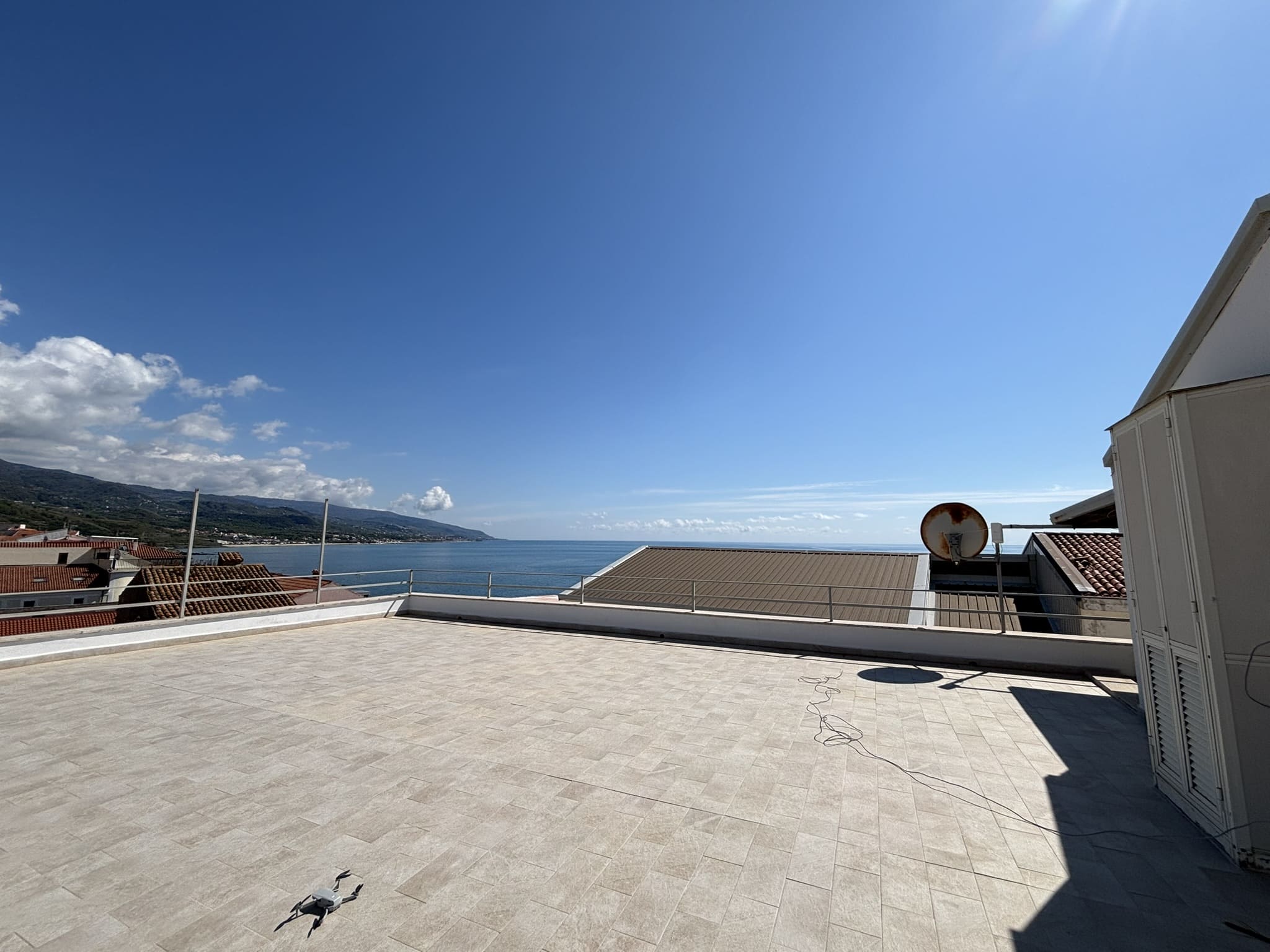 Luxurious Apartment Diamante Lungomare - 182m² with 183m² Terrace, 3 Bedrooms, Sea View.