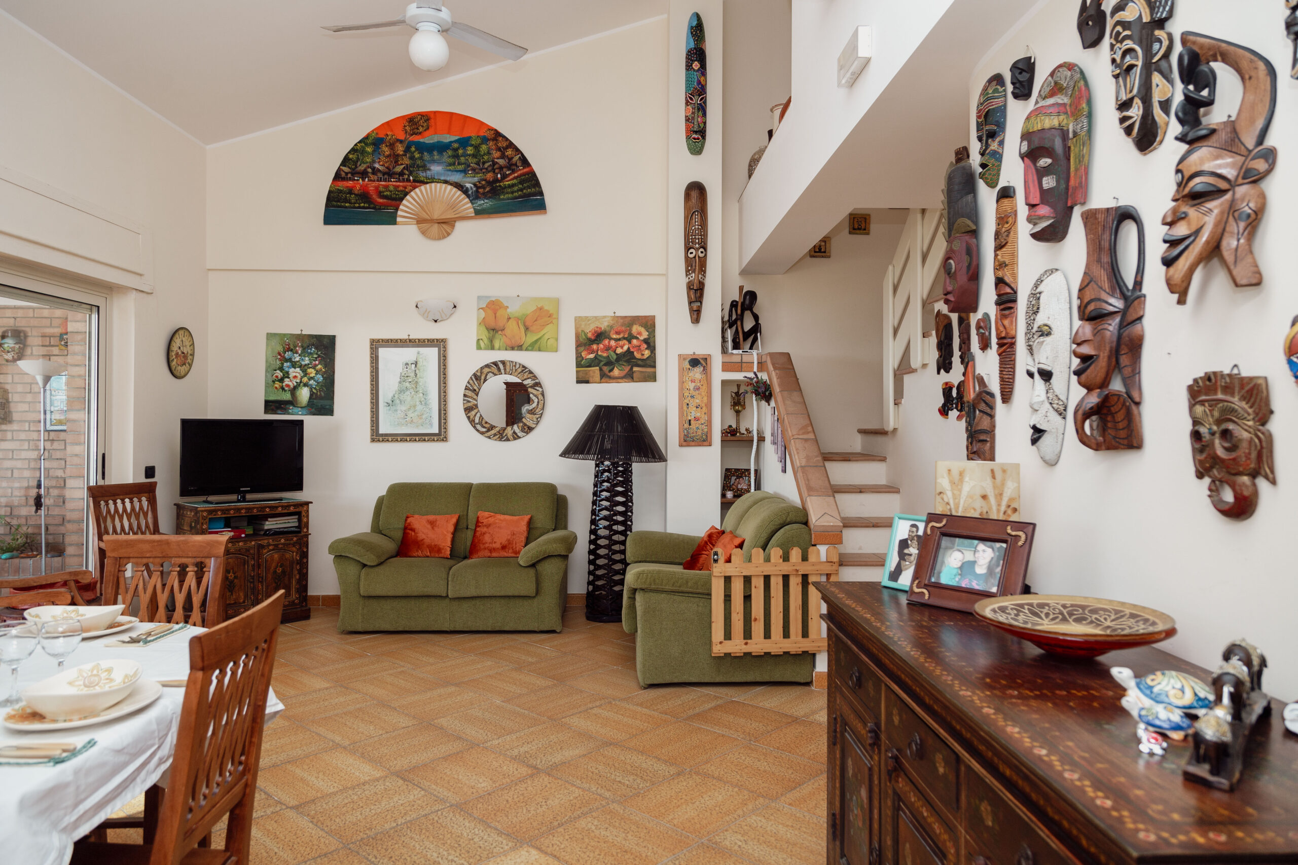 Villa Bellavista - semi-detached house in Staletti, panoramic sea views, private parking.