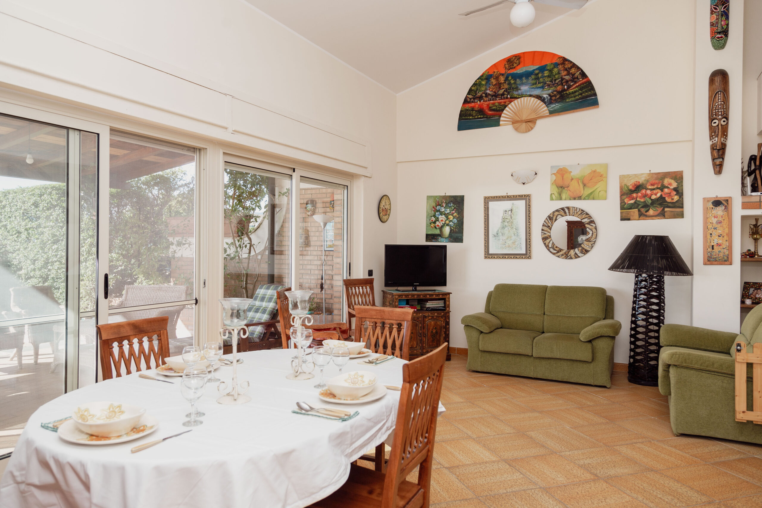 Villa Bellavista - semi-detached house in Staletti, panoramic sea views, private parking.