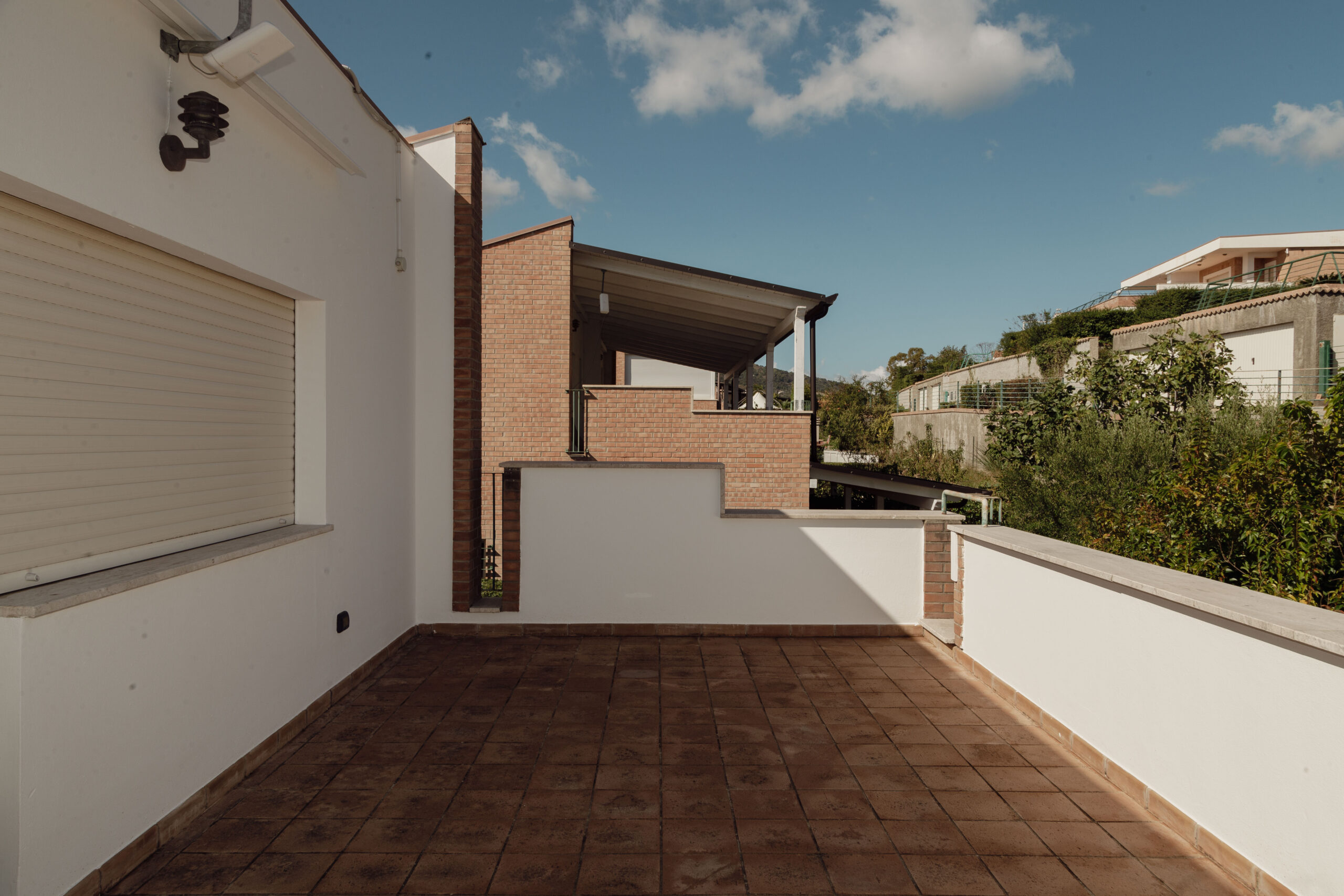 Villa Bellavista - semi-detached house in Staletti, panoramic sea views, private parking.