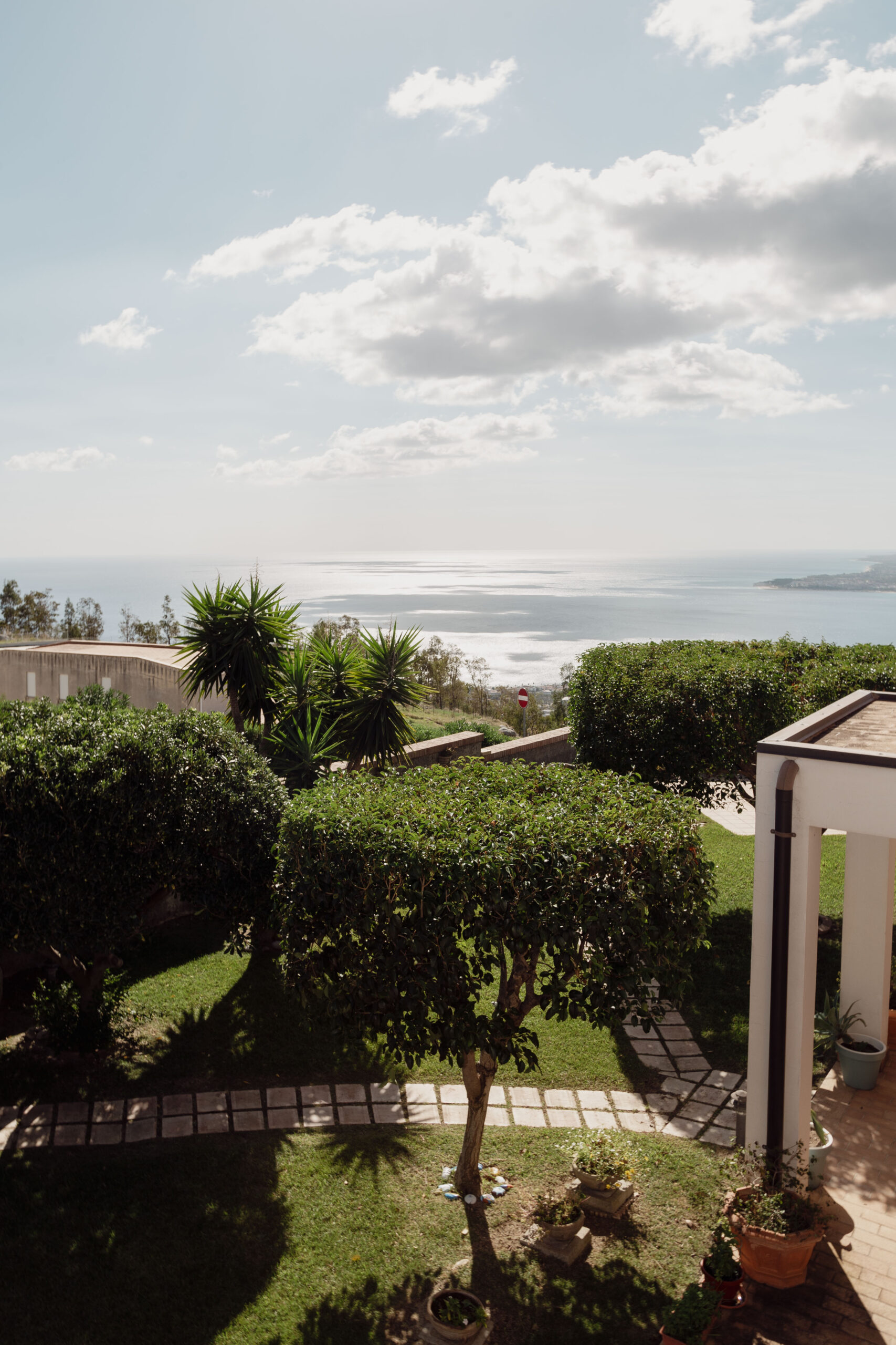 Villa Bellavista - semi-detached house in Staletti, panoramic sea views, private parking.