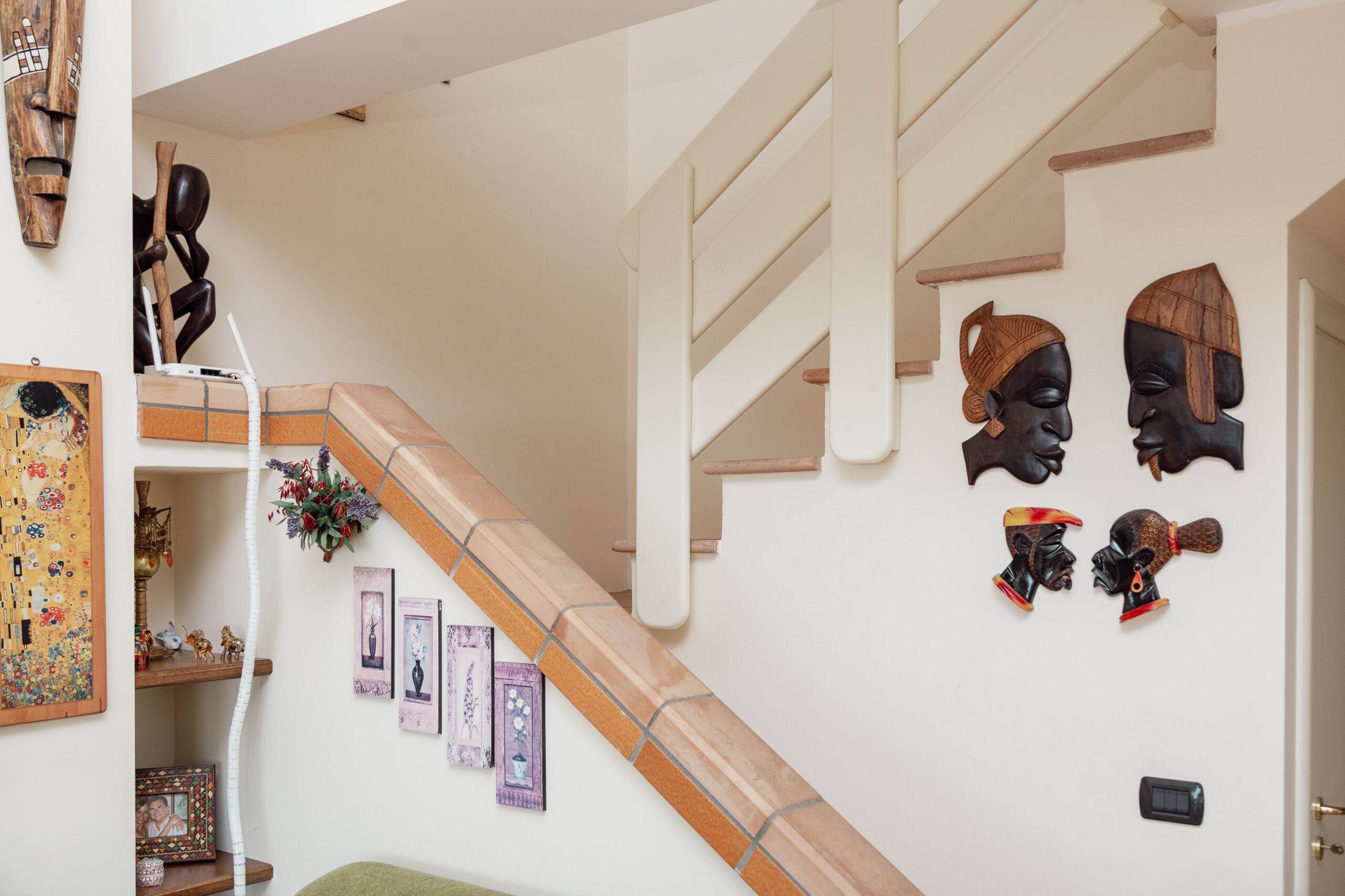 Villa Bellavista - semi-detached house in Staletti, panoramic sea views, private parking.