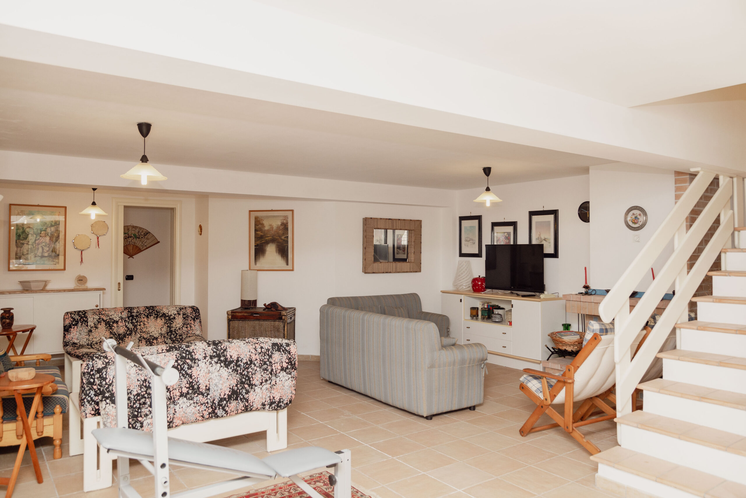 Villa Bellavista - semi-detached house in Staletti, panoramic sea views, private parking.