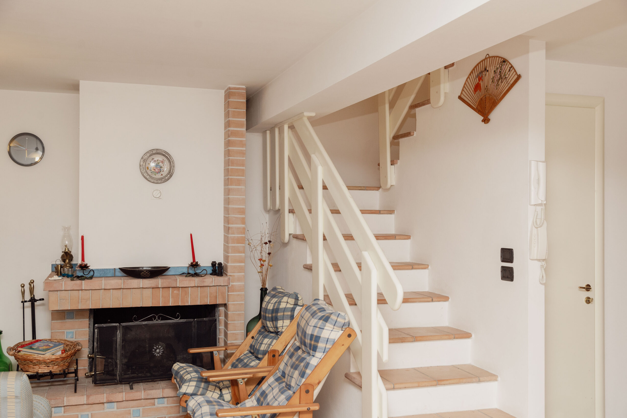 Villa Bellavista - semi-detached house in Staletti, panoramic sea views, private parking.