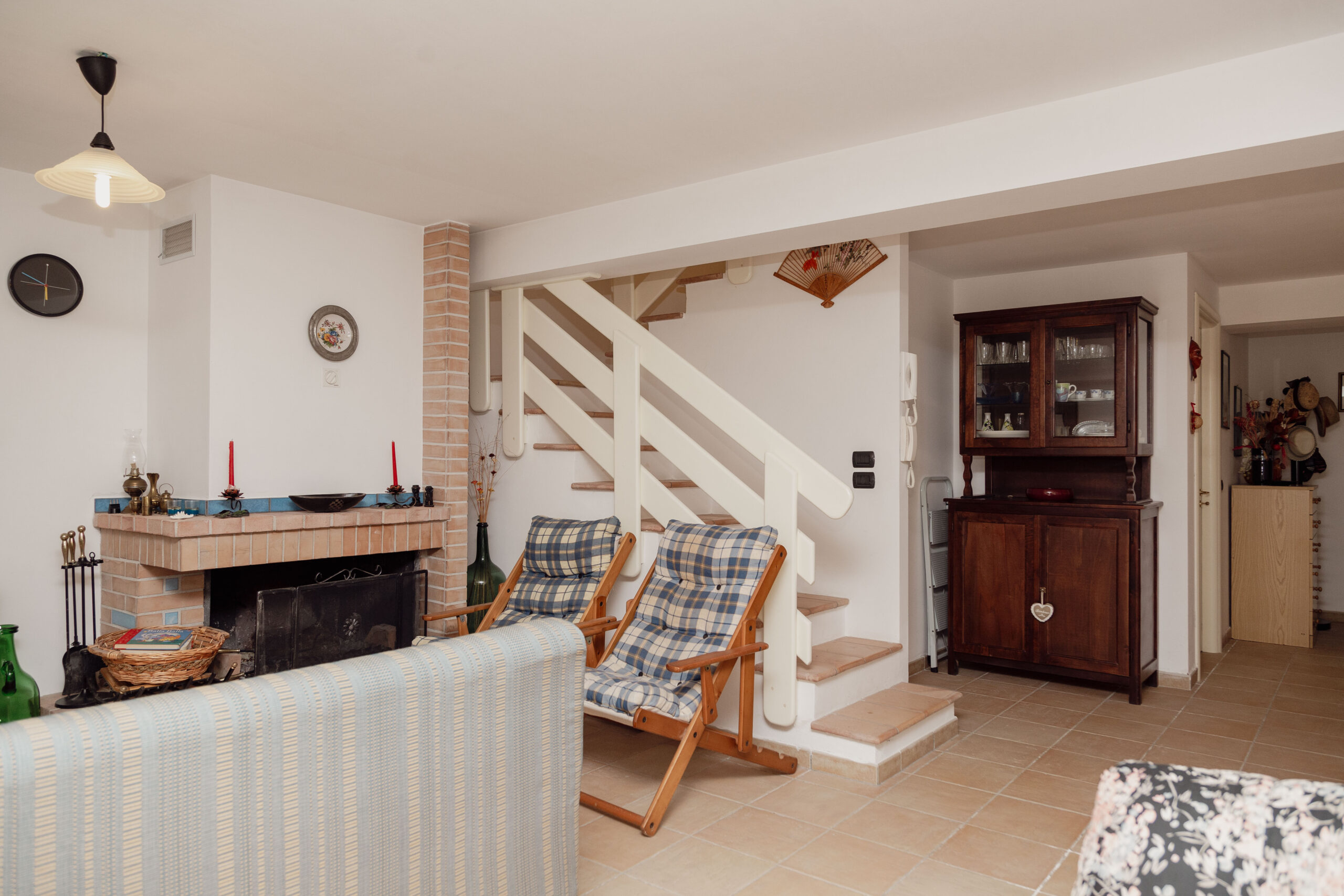 Villa Bellavista - semi-detached house in Staletti, panoramic sea views, private parking.