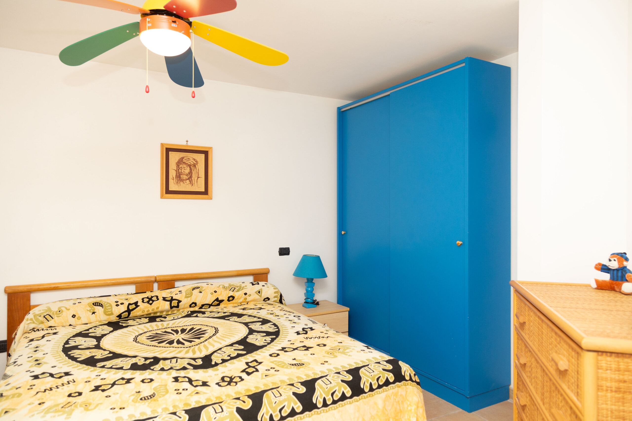 Villa Bellavista - semi-detached house in Staletti, panoramic sea views, private parking.