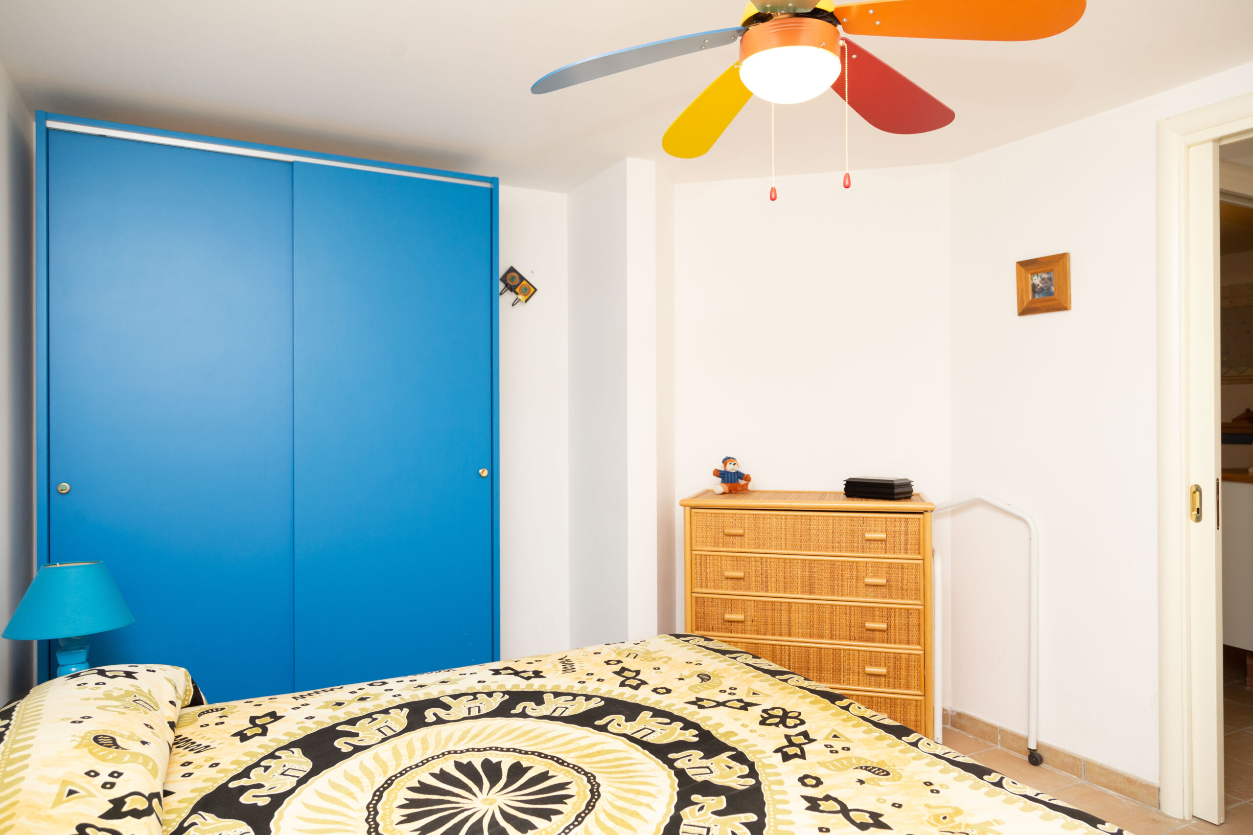 Villa Bellavista - semi-detached house in Staletti, panoramic sea views, private parking.