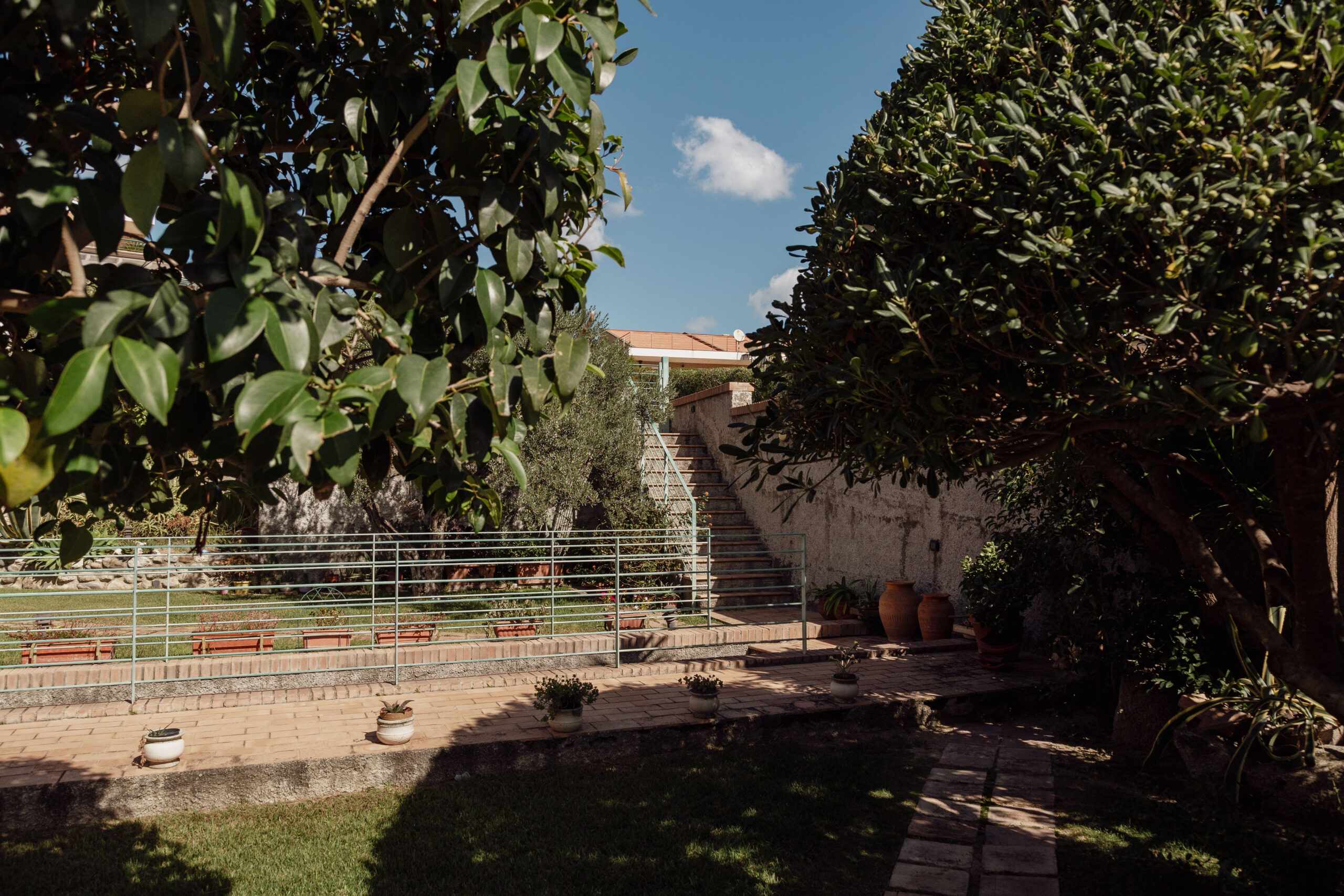 Villa Bellavista - semi-detached house in Staletti, panoramic sea views, private parking.