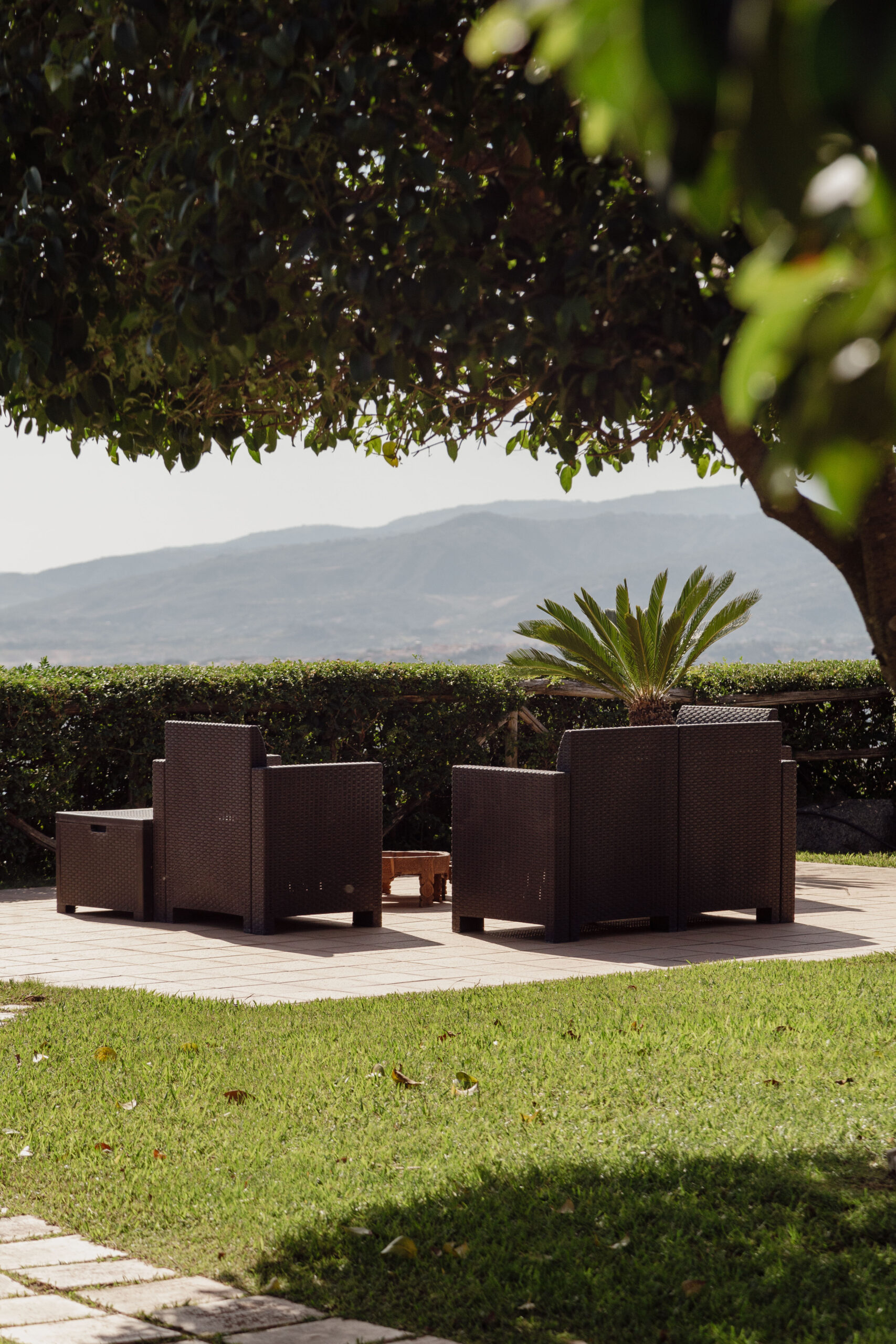 Villa Bellavista - semi-detached house in Staletti, panoramic sea views, private parking.