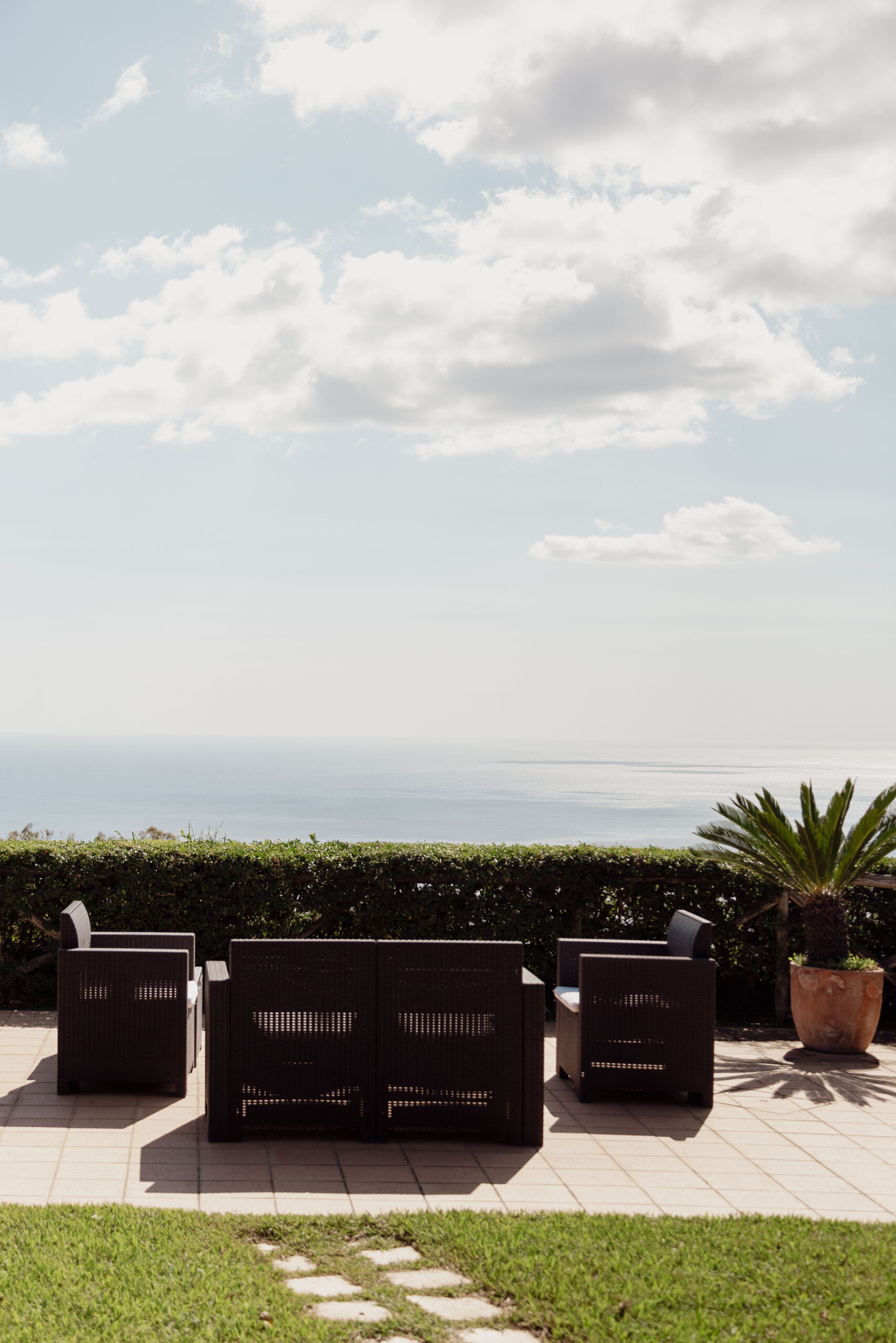 Villa Bellavista - semi-detached house in Staletti, panoramic sea views, private parking.