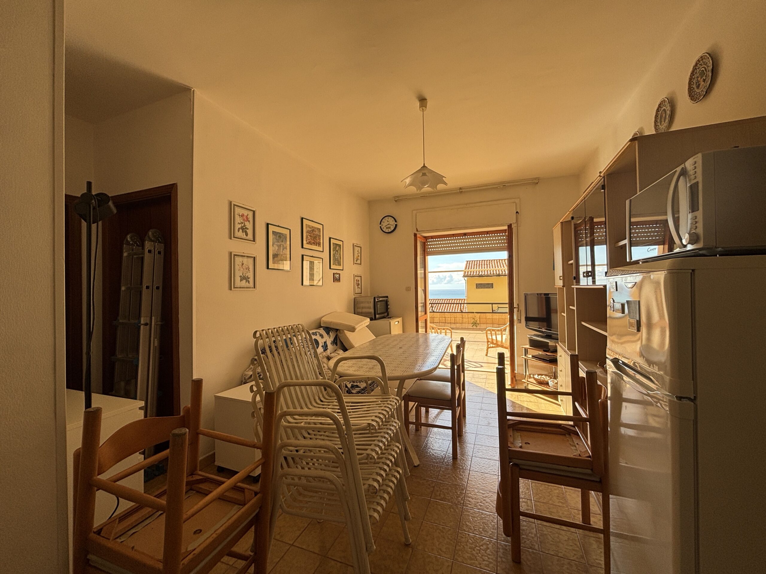 Acquappesa flat - 100m from the Beach, Terrace 30m², Garage with Mezzanine, Guarded Complex.