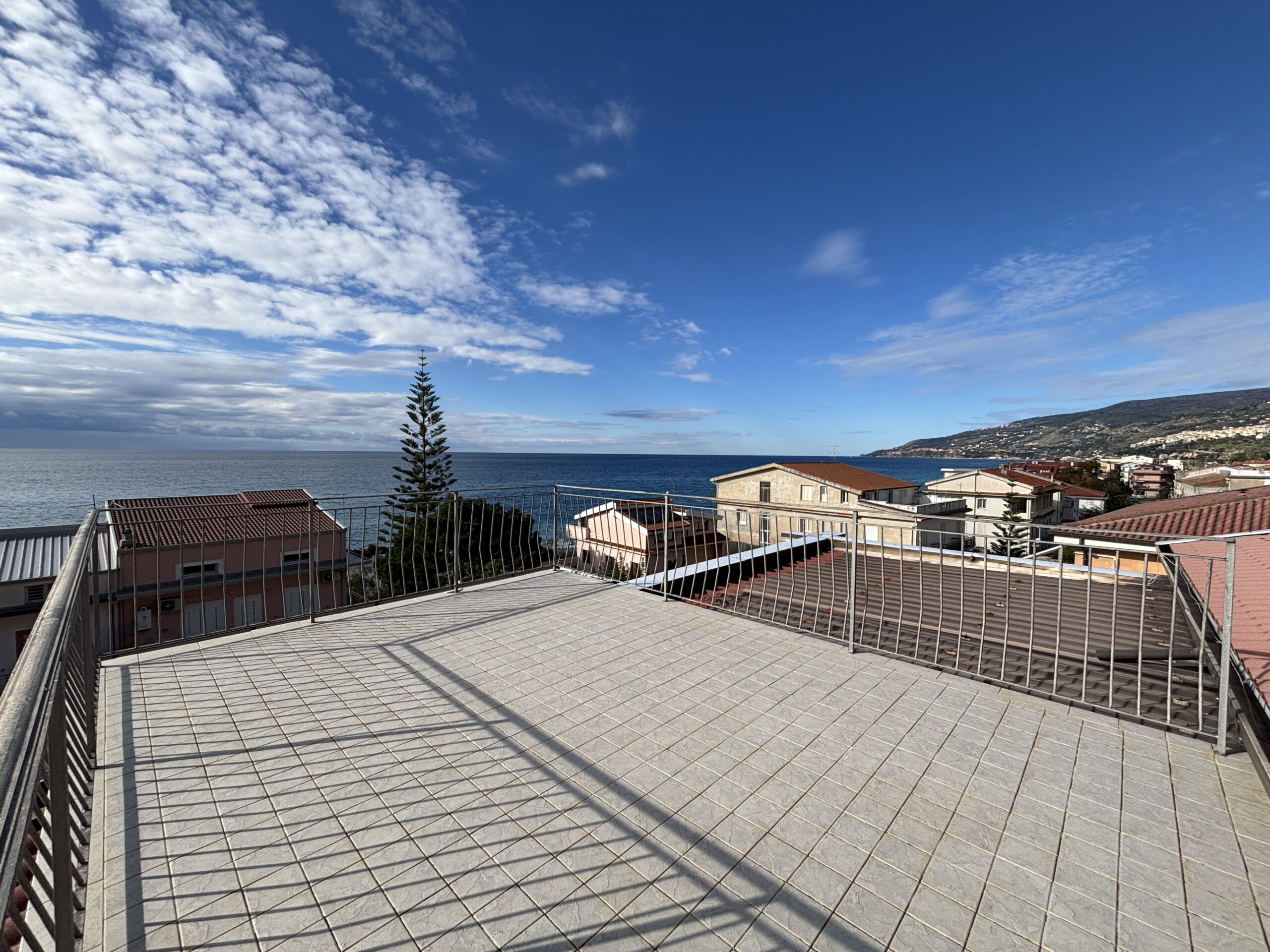 Acquappesa 95m² Apartment - Ready to Move In, Marble, 6 Rooms, Elevated Ground Floor.